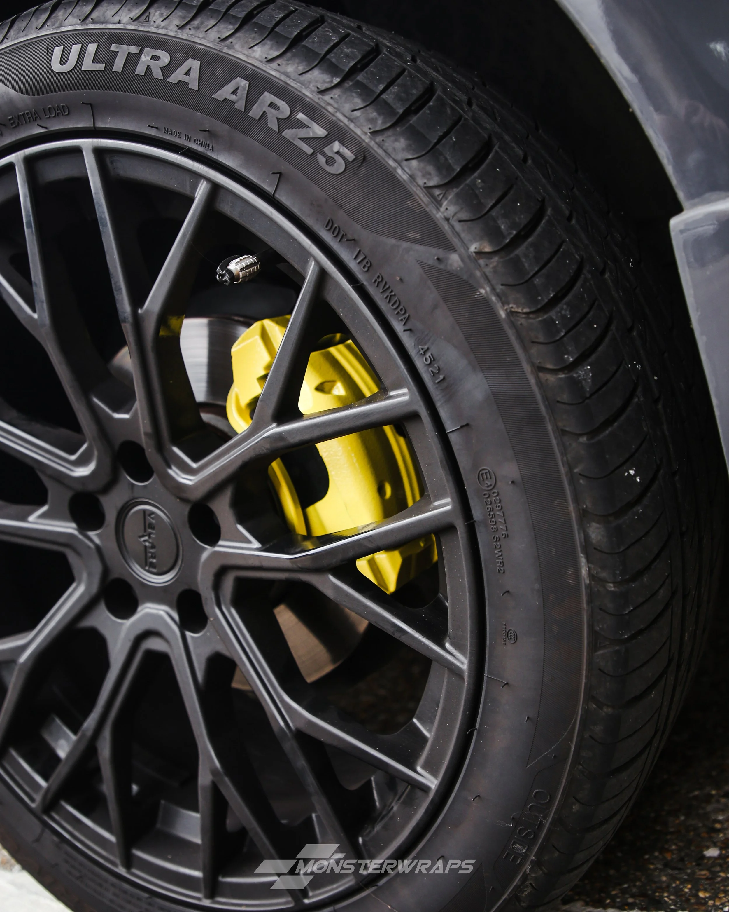 volkwagen VW T6 transporter california camper brake calipers painted in a gloss custom yellow