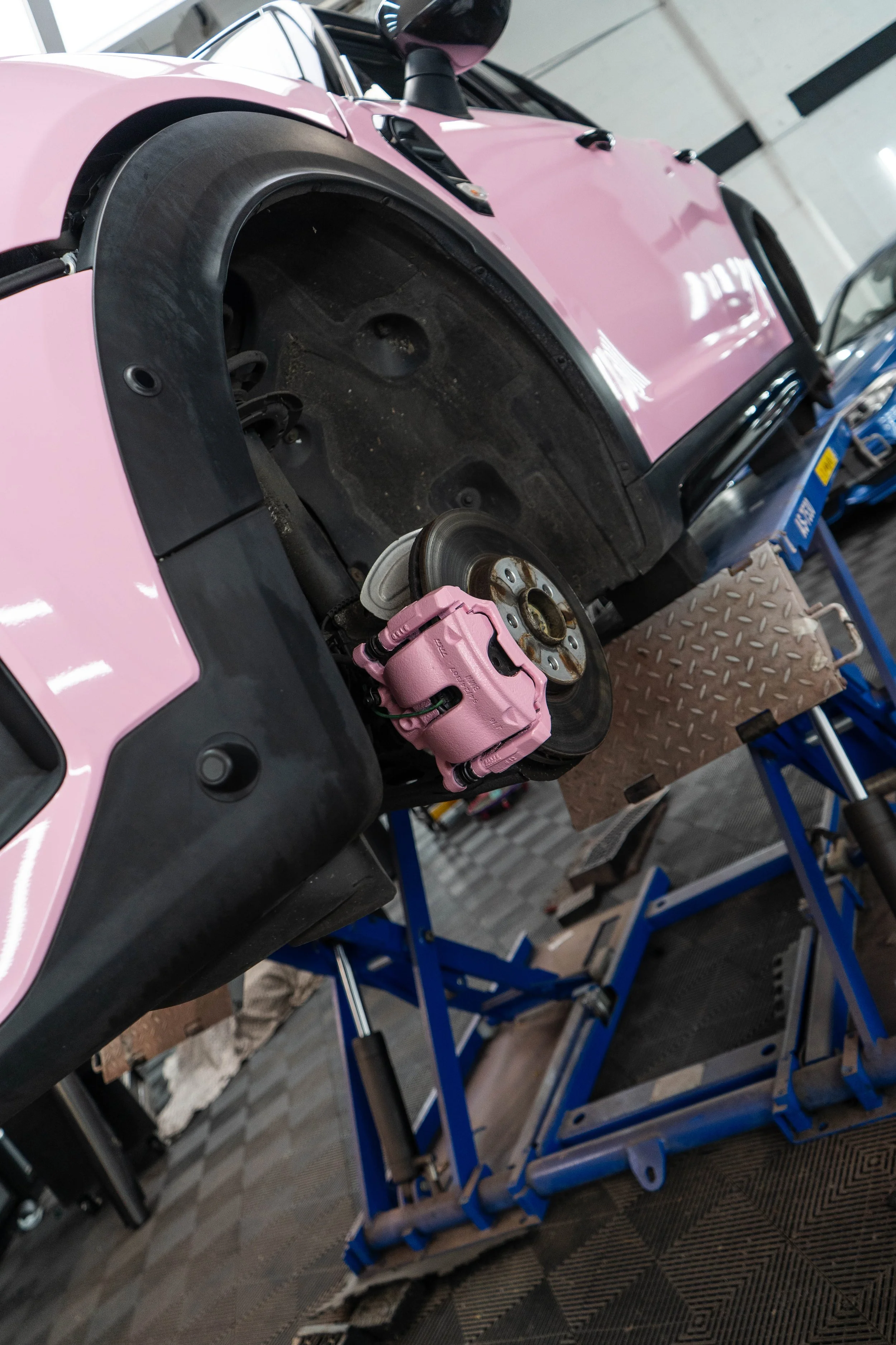 Mini Countryman F60 LCI brake calipers custom painted in Gloss Baby Pink