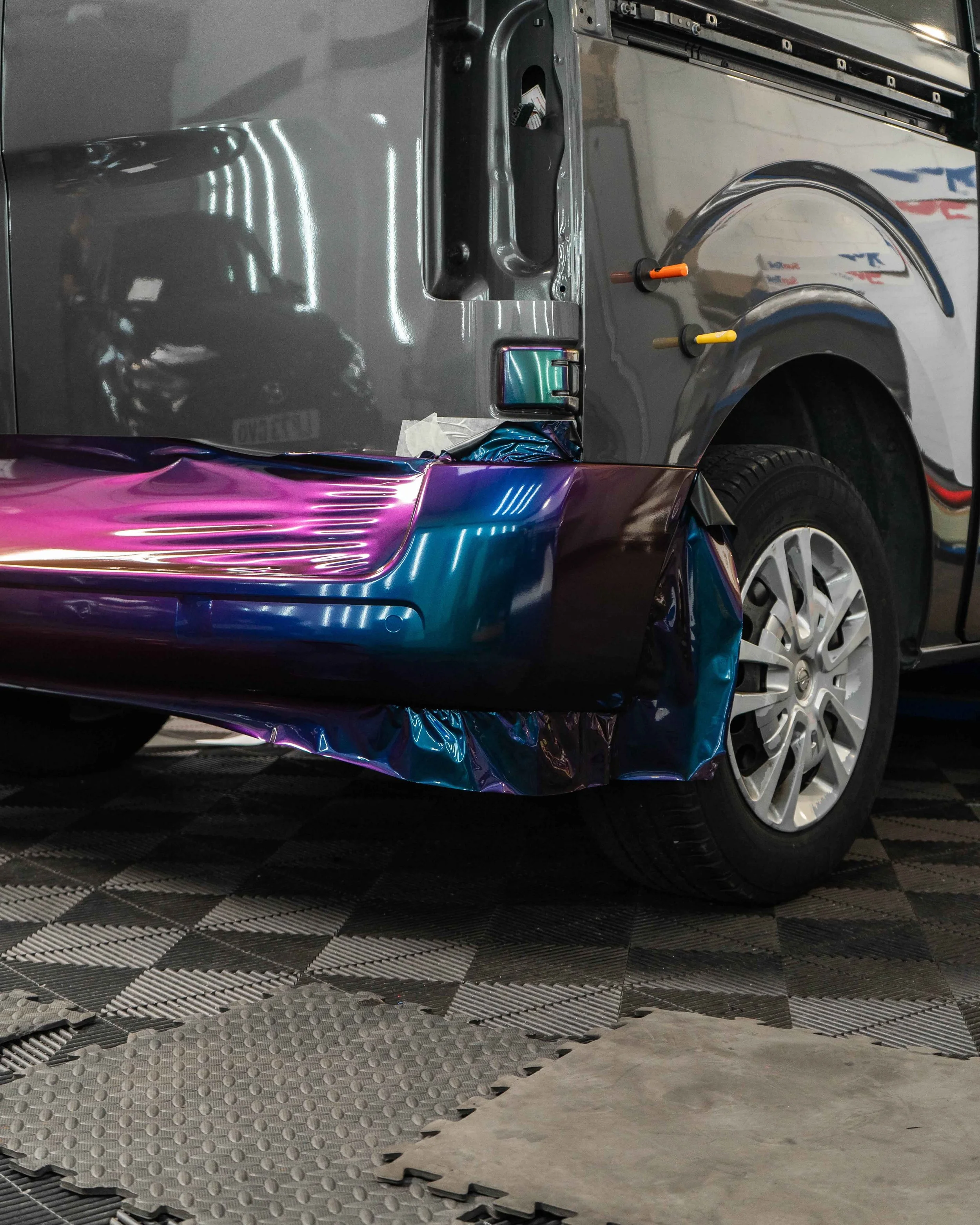 Vauxhall Vivaro - Gloss Flip Rushing Riptide - 3.jpg