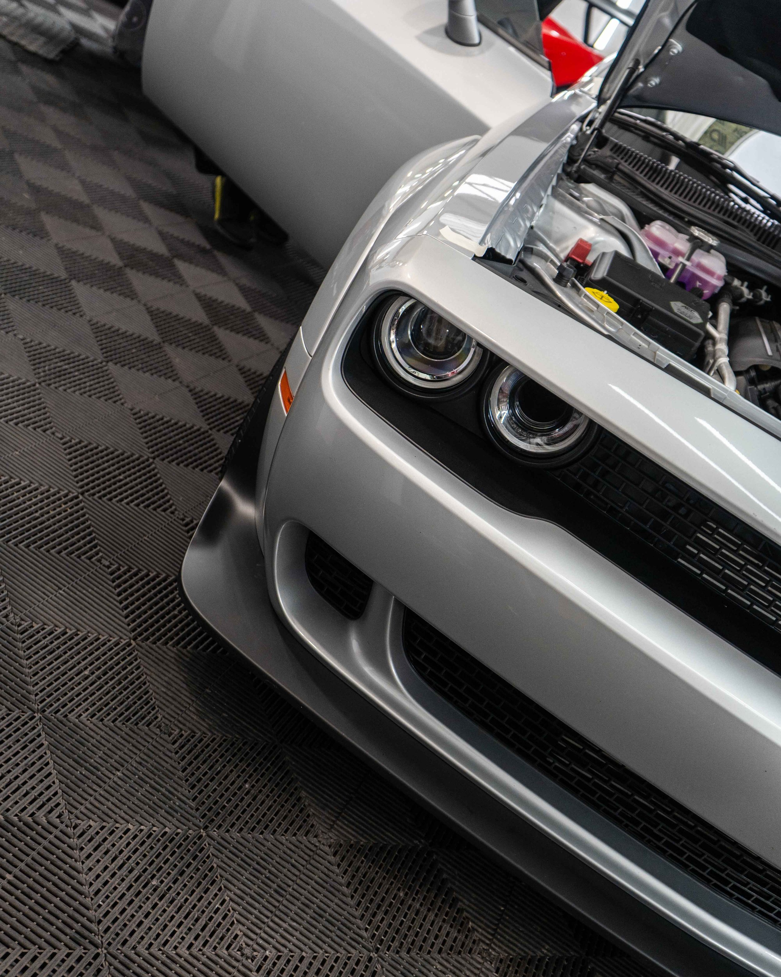 Dodge Challenger SRT Hellcat full colour change vinyl wrap in Oracal 970 Gloss Luscious Lips