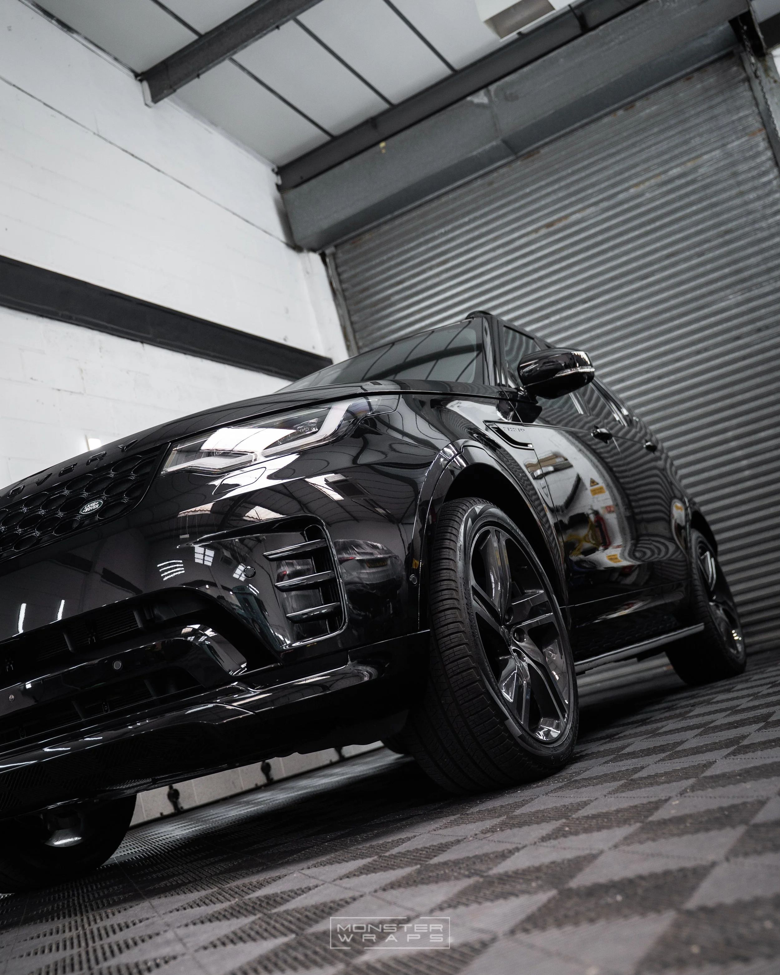 Land Rovery Discovery Disco 5 full-body gloss paint protection film PPF installation