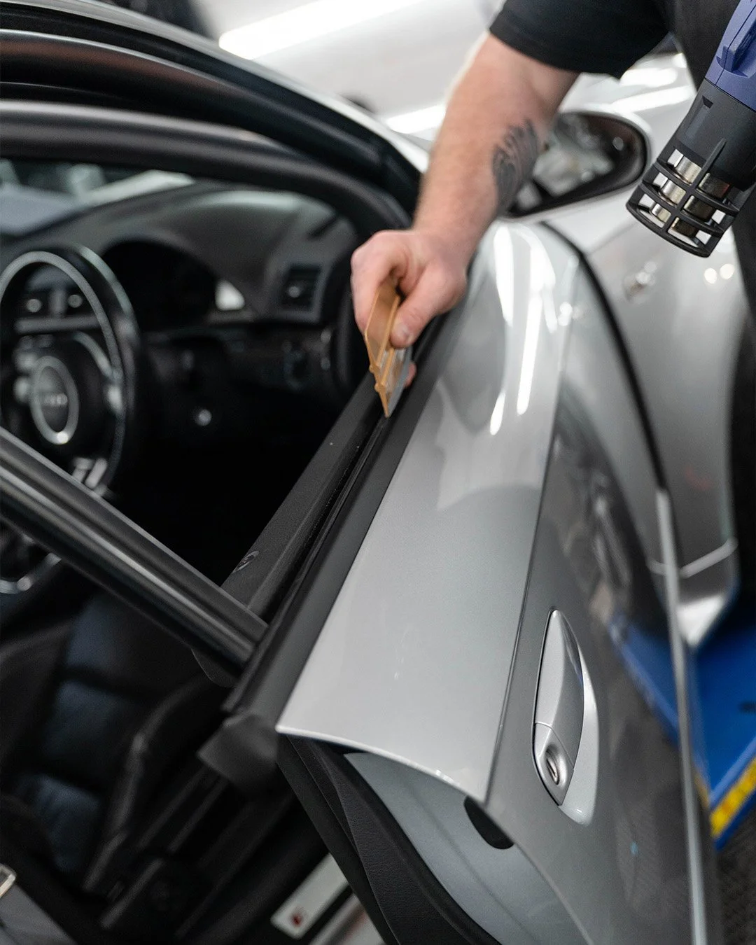 gloss black matte black chrome delete dechrome vinyl wrapping car vehicle wraps southampton hampshire