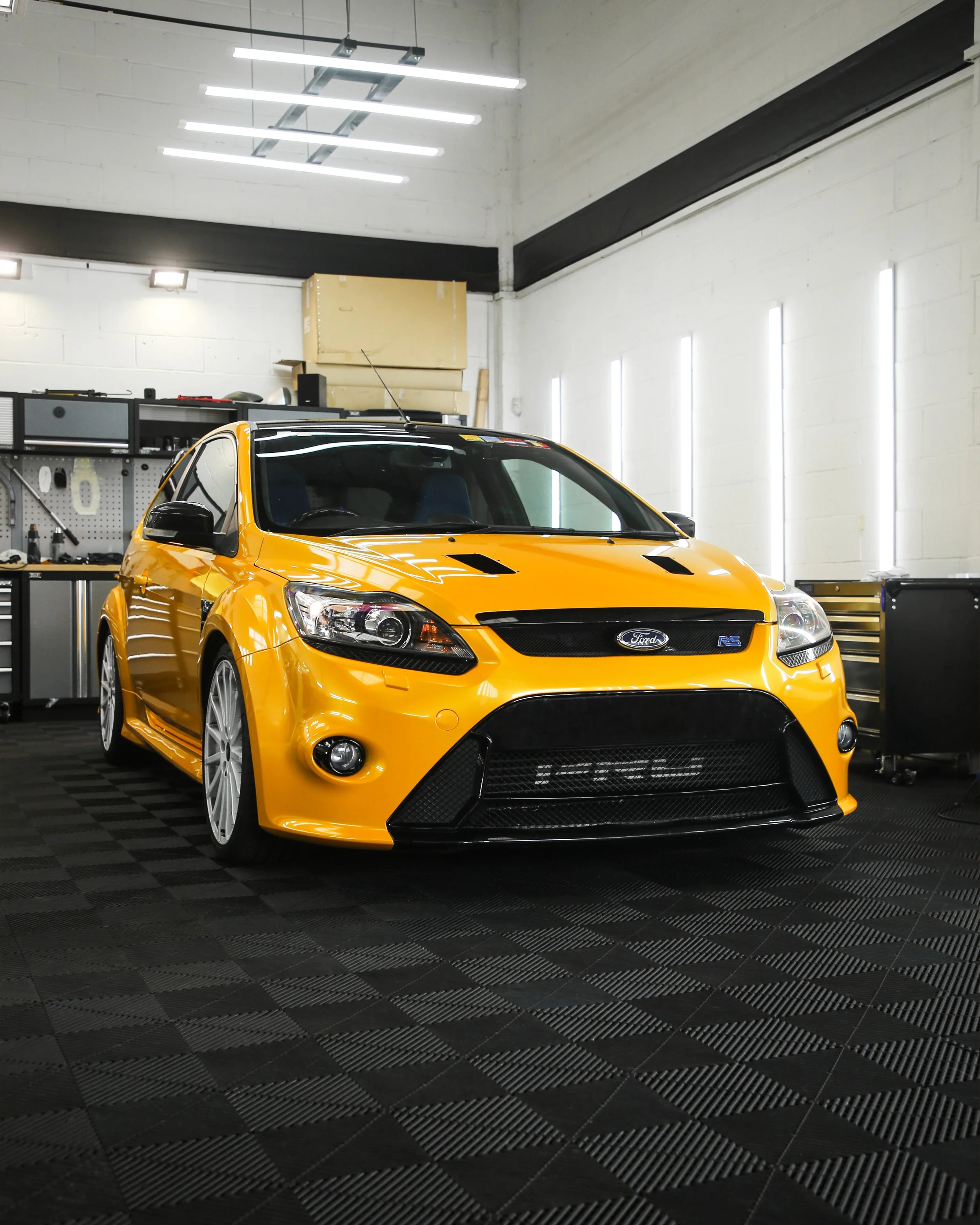 Ford Focus RS MK2 full colour change vinyl wrap including door shuts and returns in Inozetek Supergloss Dandelion Yellow