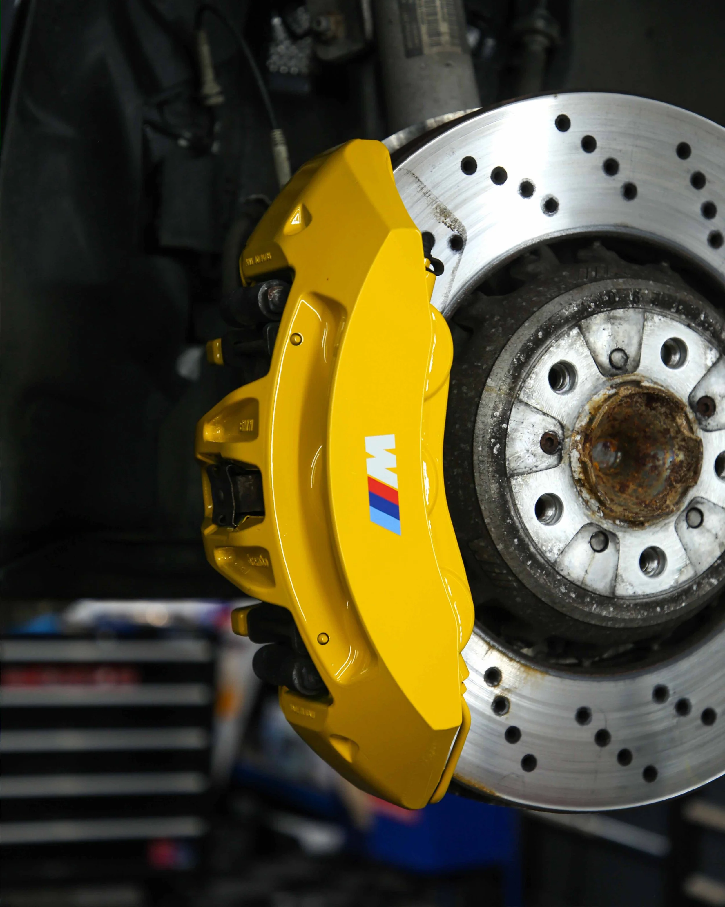bmw m2 brake calipers painted gloss bright yellow