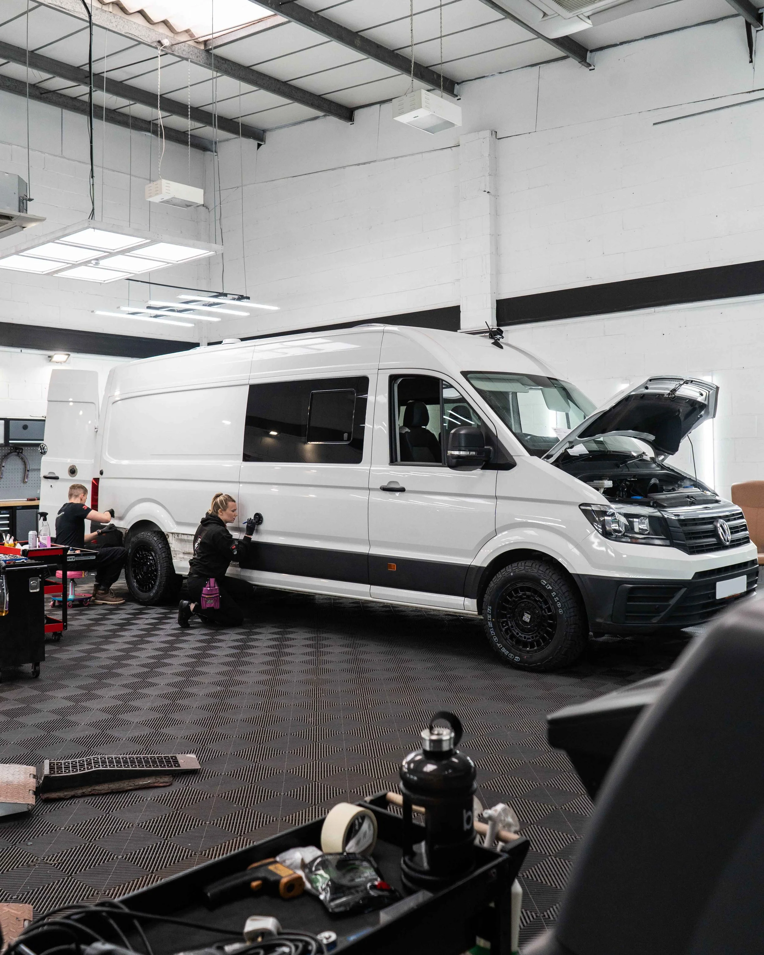 VW Crafter - Gloss Tangerine Dream - 1.jpg