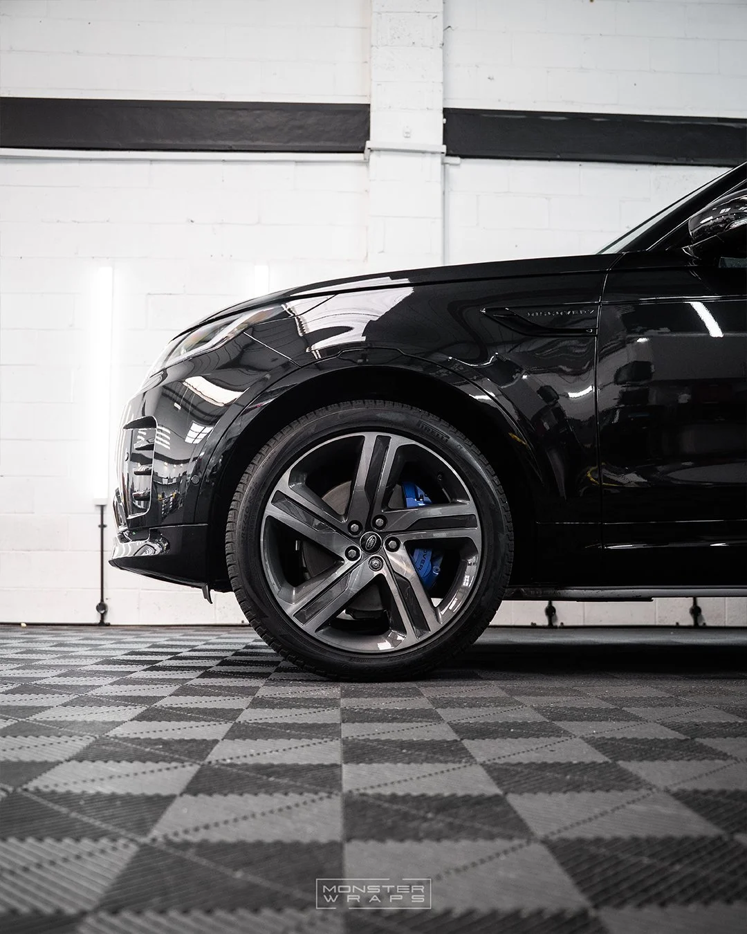Land Rovery Discovery Disco 5 full-body gloss paint protection film PPF installation