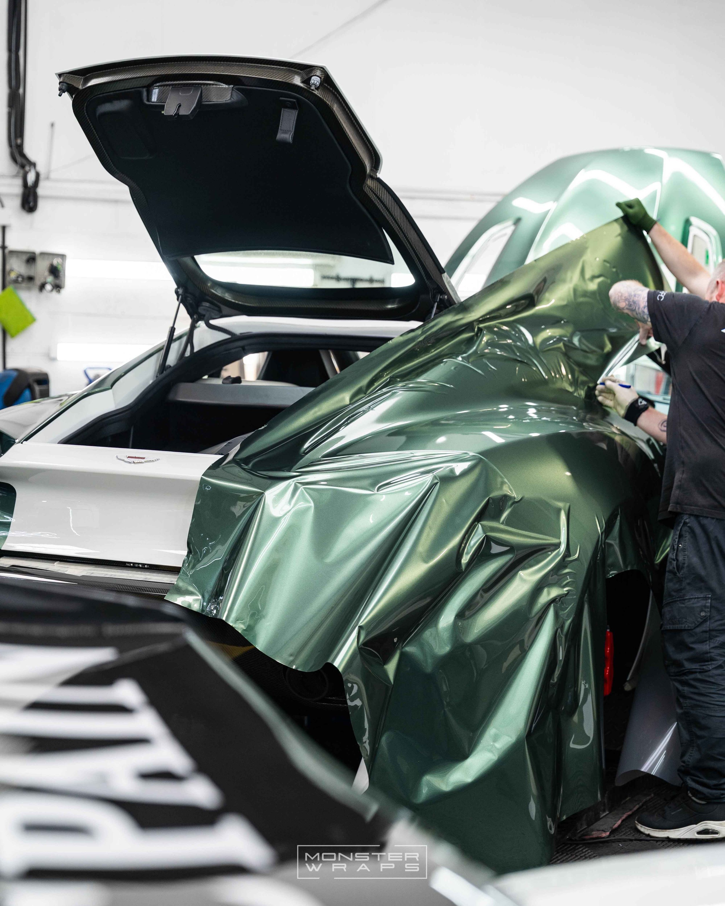 Aston Martin Zagato - Inozetek Metallic Racing Green - 10.jpg