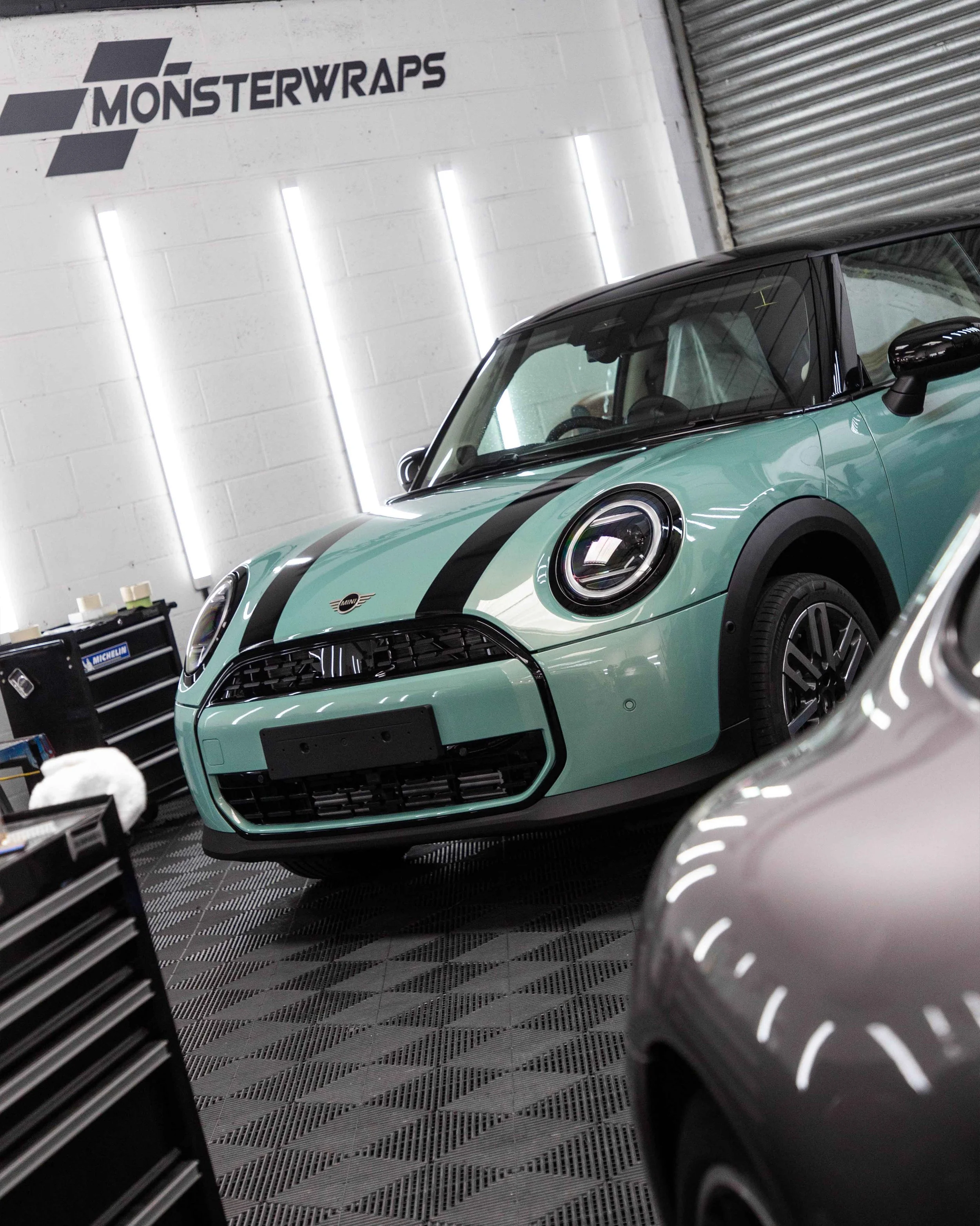 Mini Cooper 2024 - Gloss Black Bonnet Stripes - 1.jpg