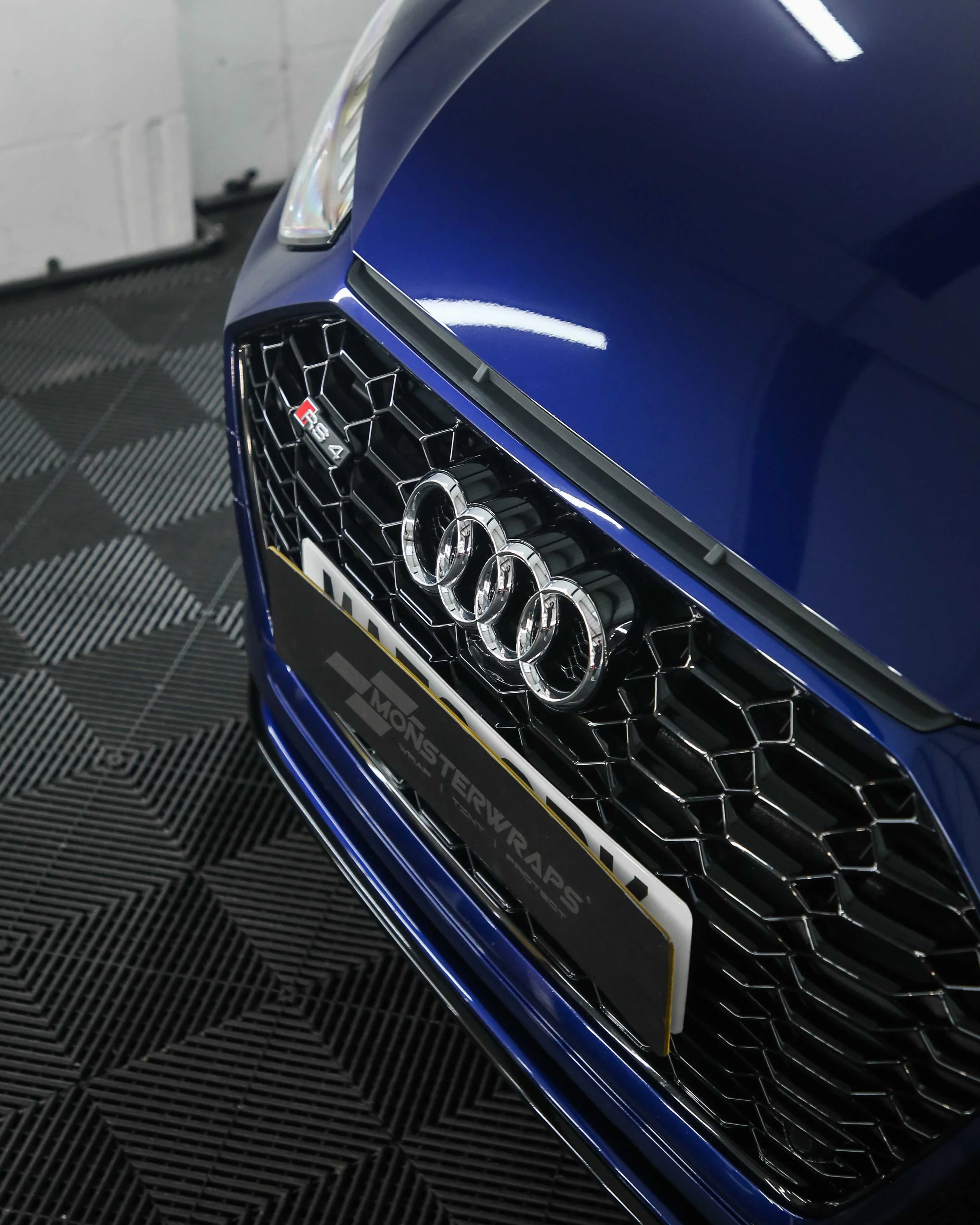 Audi RS4 B9 stage 1 machine polish, cermaic hydrophobic protective coating, black pack chrome delete