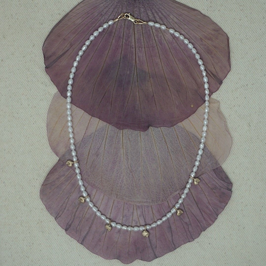 Seeded Hibiscus Neckline