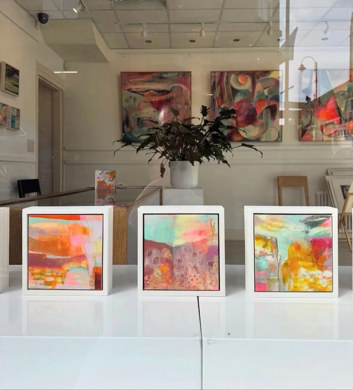 Morning! 
I wanted to share that my solo exhibition ‘Mindscape’ is in its final day today @tinkergallery Ilkley.
The gallery is open, 10 am – 4 pm, and after this weekend the exhibition will close. 
Have a lovely weekend!
