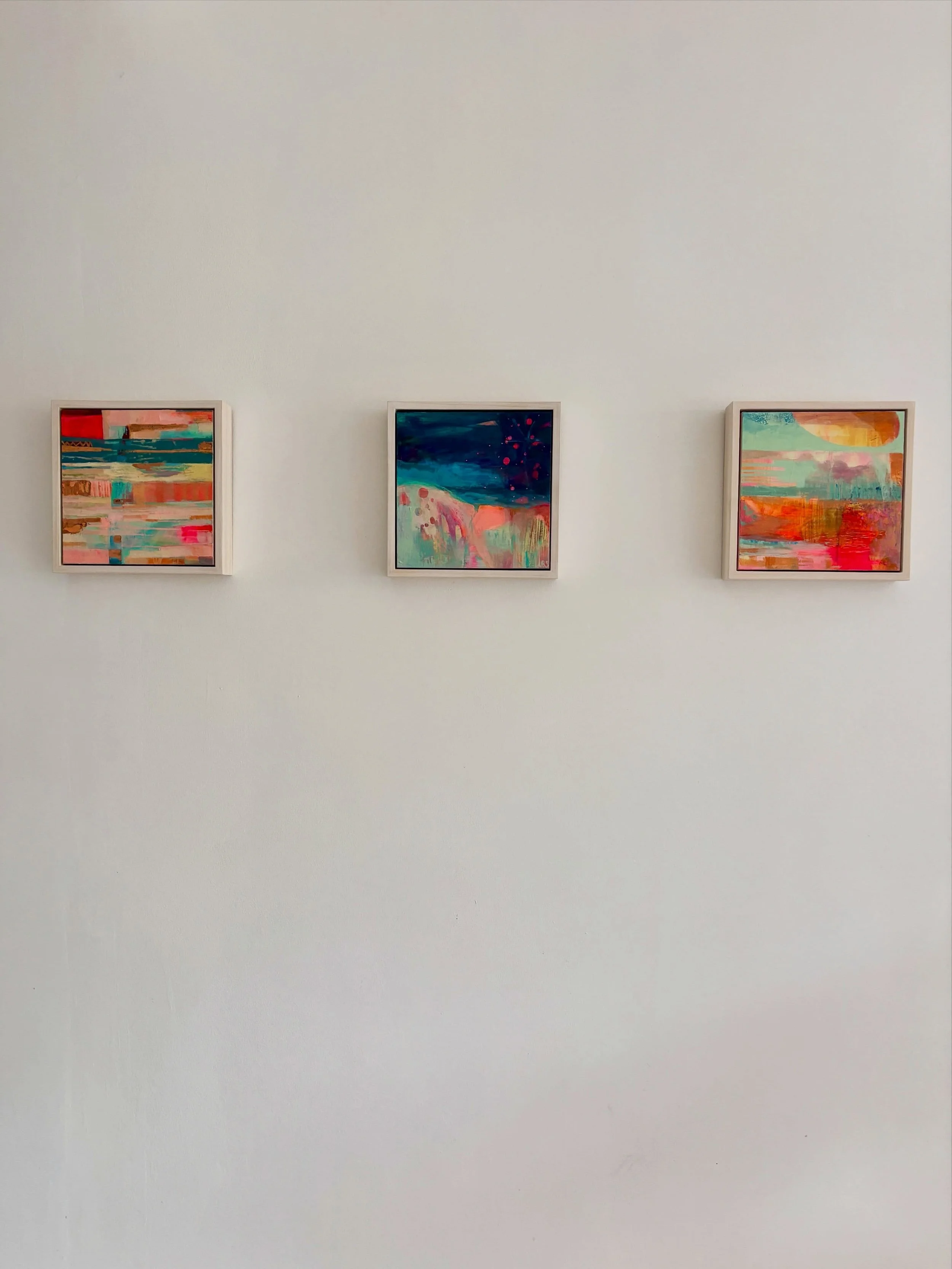 Great to see these paintings in their forever home. 
So pleased they stayed together! 

#abstractexpressionist #contemporarypainting #colourmyhome #colourmehappy