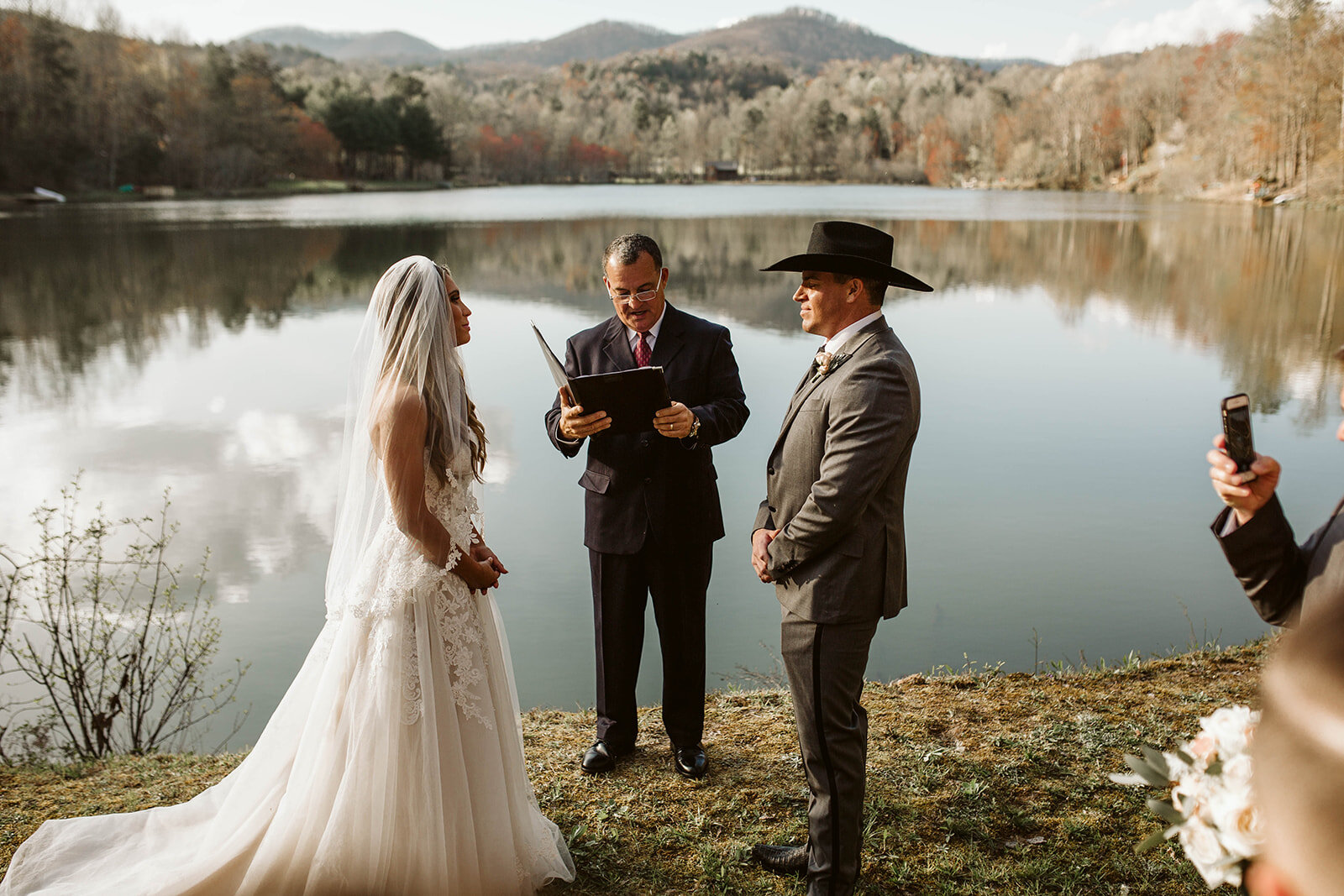 intimate-blue-ridge-wedding-asheville-elopement-photographer5Y6A3994_websize.jpg