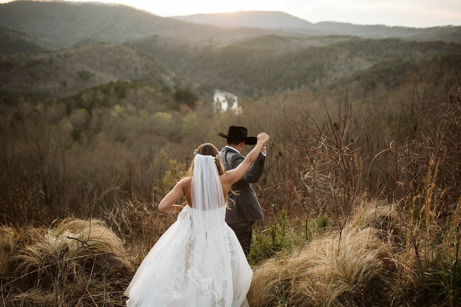 intimate-blue-ridge-wedding-asheville-elopement-photographer5Y6A4429_websize.jpg