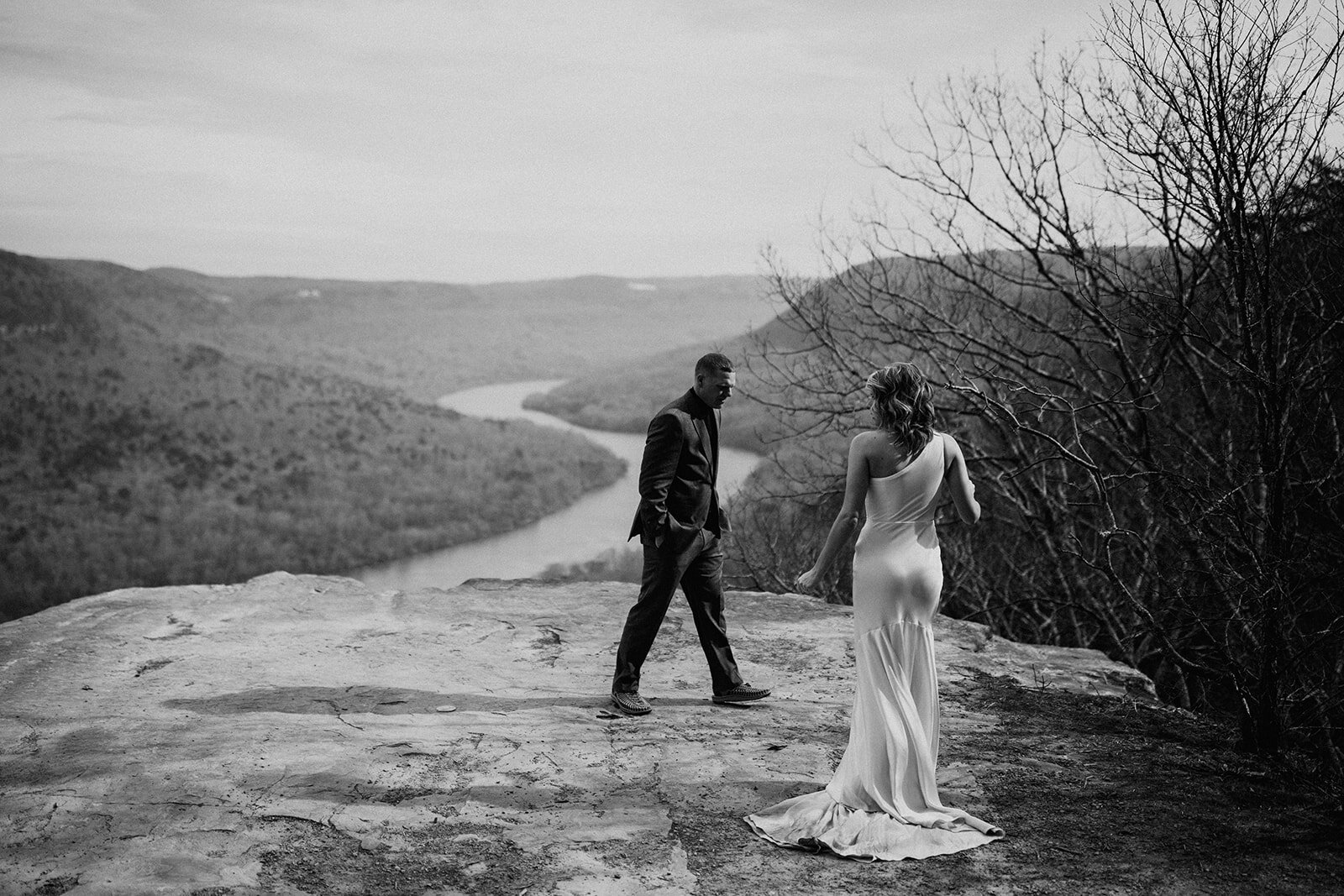 snoopers-rock-adventure-elopement-chattanooga-wedding-photographerfoster-falls-elopement-chattanooga-wedding-photographer-406_websize.jpg
