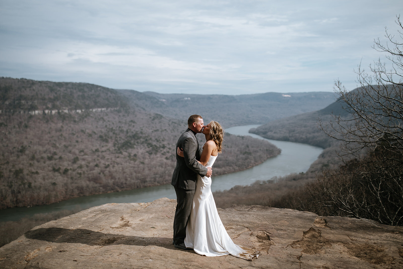 snoopers-rock-adventure-elopement-chattanooga-wedding-photographerfoster-falls-elopement-chattanooga-wedding-photographer-419_websize.jpg