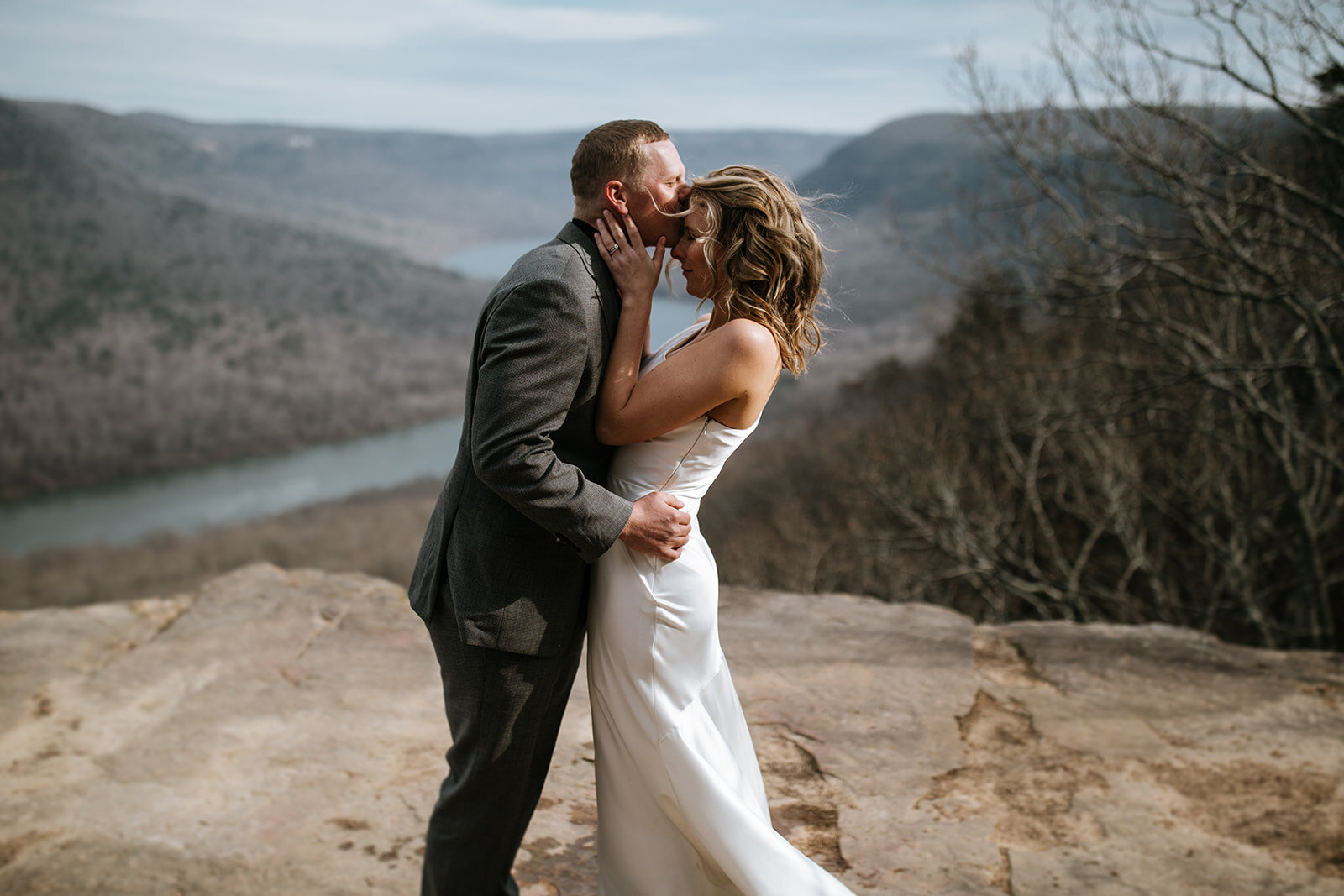 snoopers-rock-adventure-elopement-chattanooga-wedding-photographerfoster-falls-elopement-chattanooga-wedding-photographer-493_websize.jpg
