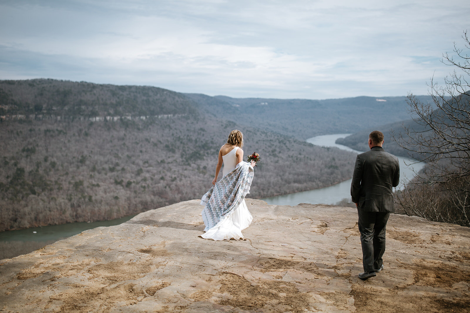 snoopers-rock-adventure-elopement-chattanooga-wedding-photographerfoster-falls-elopement-chattanooga-wedding-photographer-530_websize.jpg