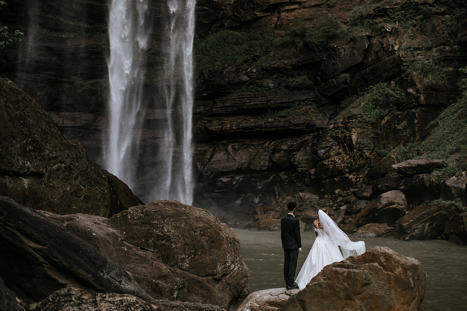 waterfall-wedding-at-toccoa-falls-blue-ridge-elopement-photographer-809_websize.jpg