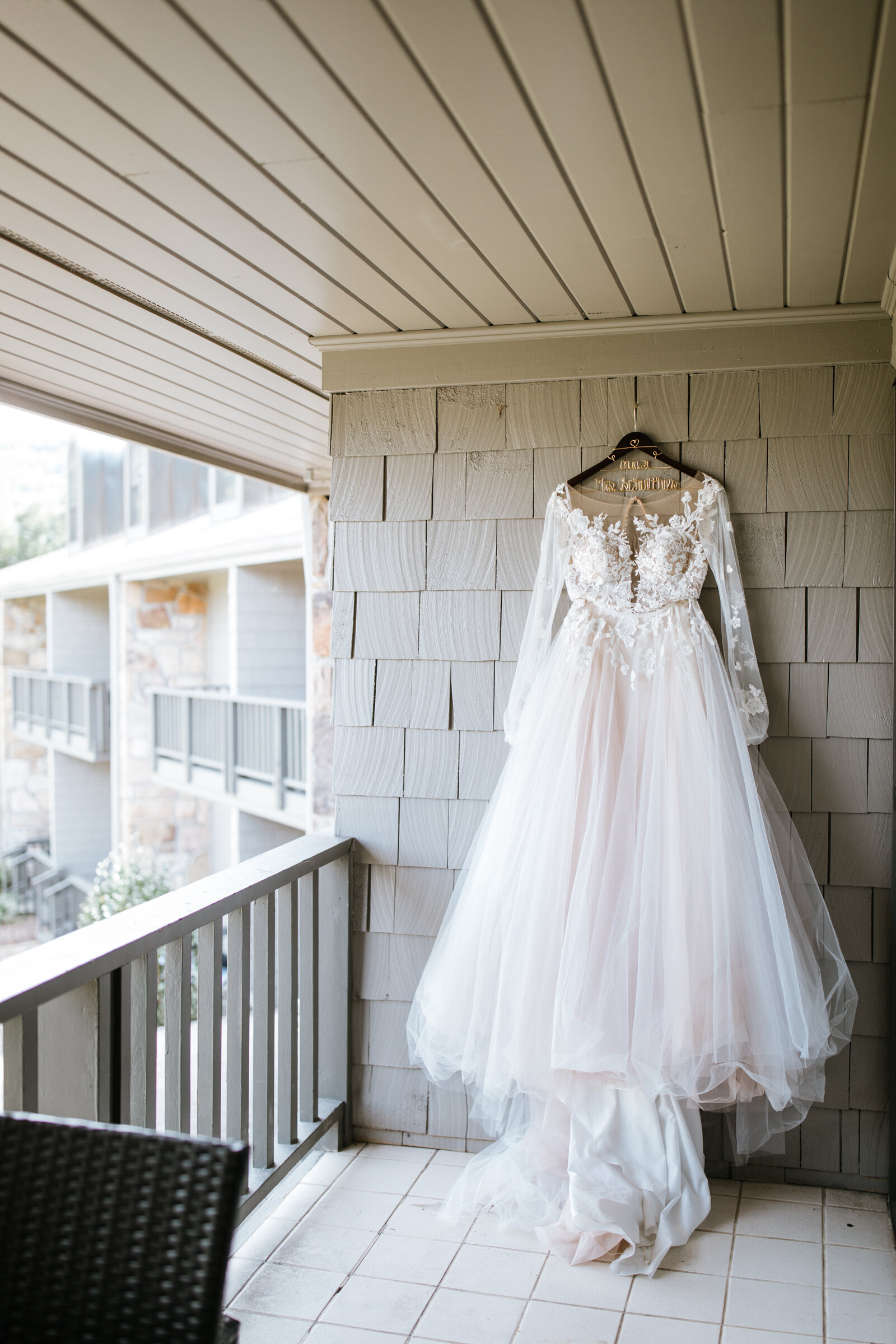 asheville-elopement-photographer-lake-chatuge-wedding-elope-in-blue-ridge-mountains-4.jpg