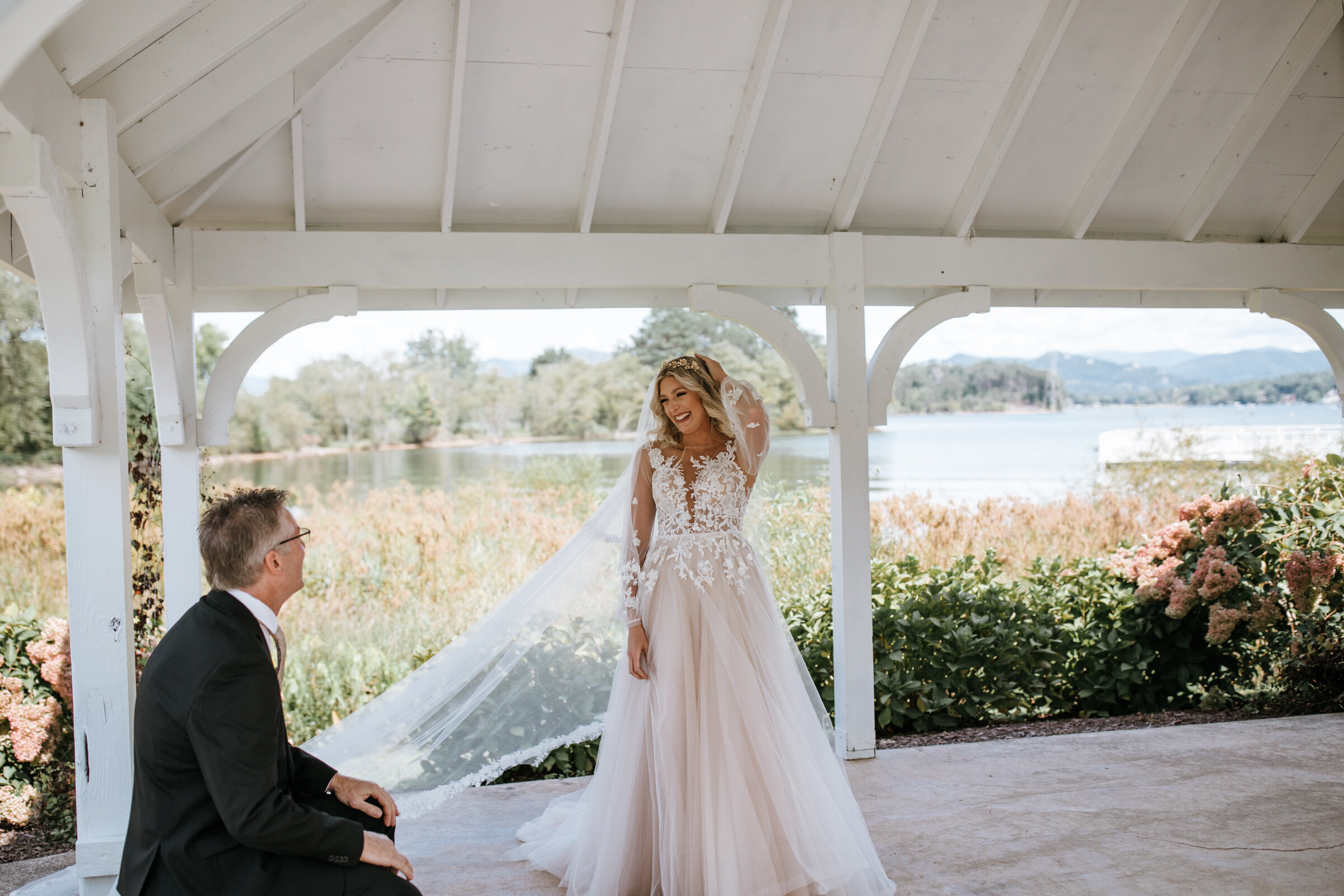 asheville-elopement-photographer-lake-chatuge-wedding-elope-in-blue-ridge-mountains-18.jpg