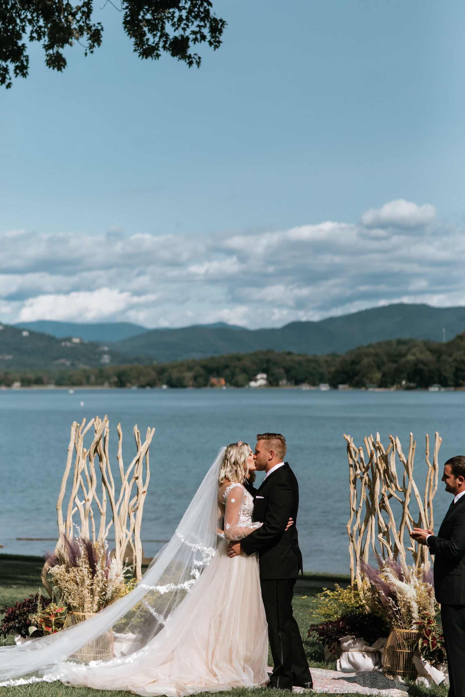 asheville-elopement-photographer-lake-chatuge-wedding-elope-in-blue-ridge-mountains-57.jpg