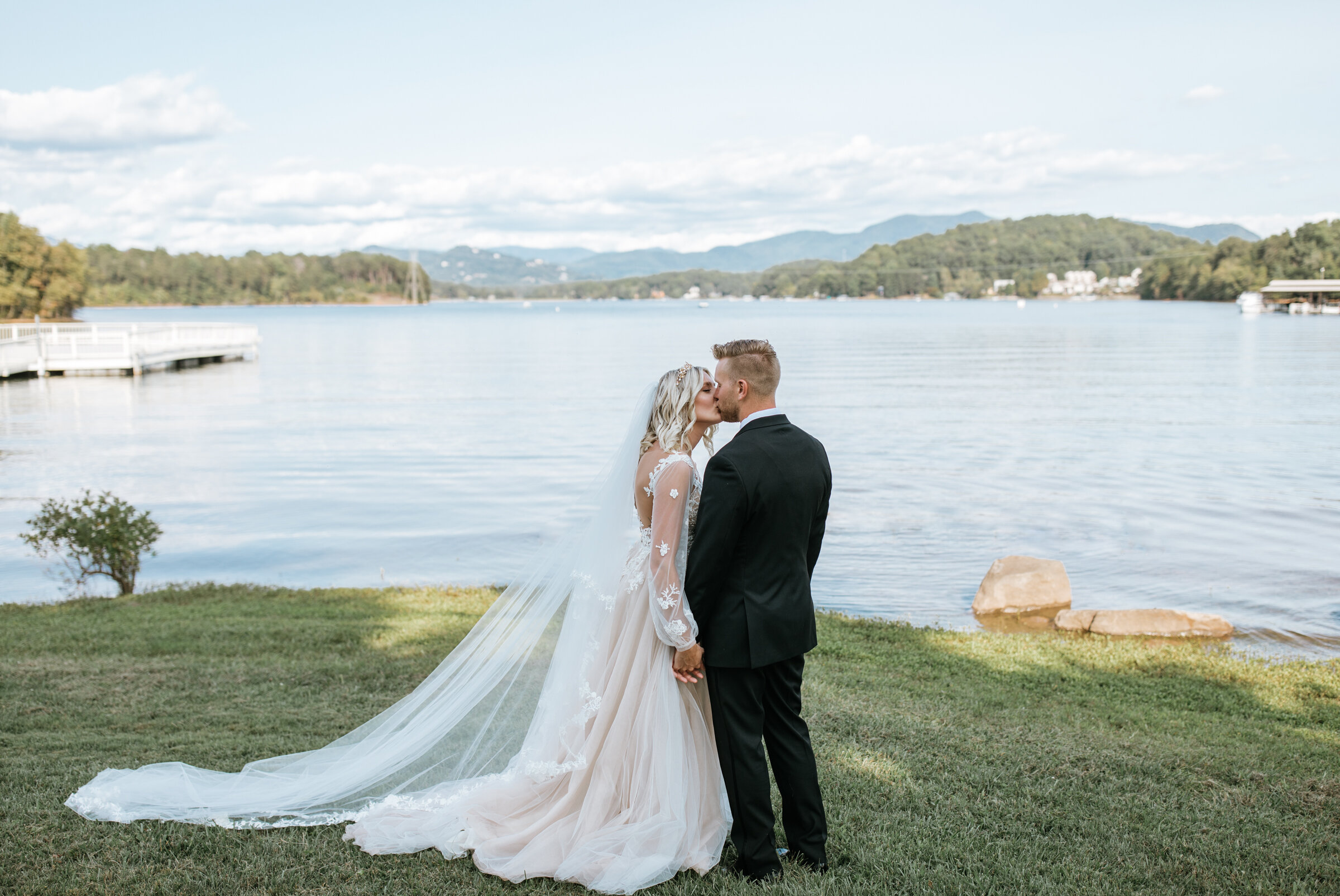 asheville-elopement-photographer-lake-chatuge-wedding-elope-in-blue-ridge-mountains-75.jpg