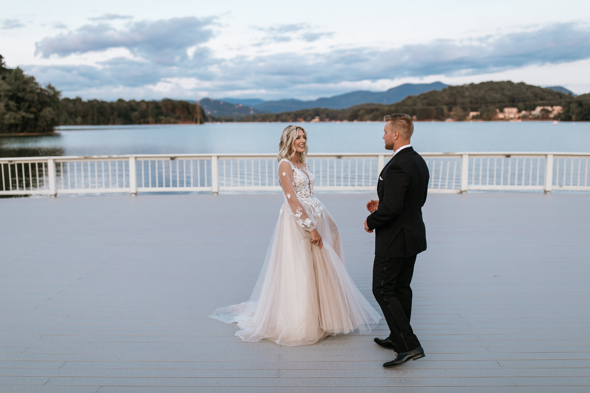 asheville-elopement-photographer-lake-chatuge-wedding-elope-in-blue-ridge-mountains-113.jpg