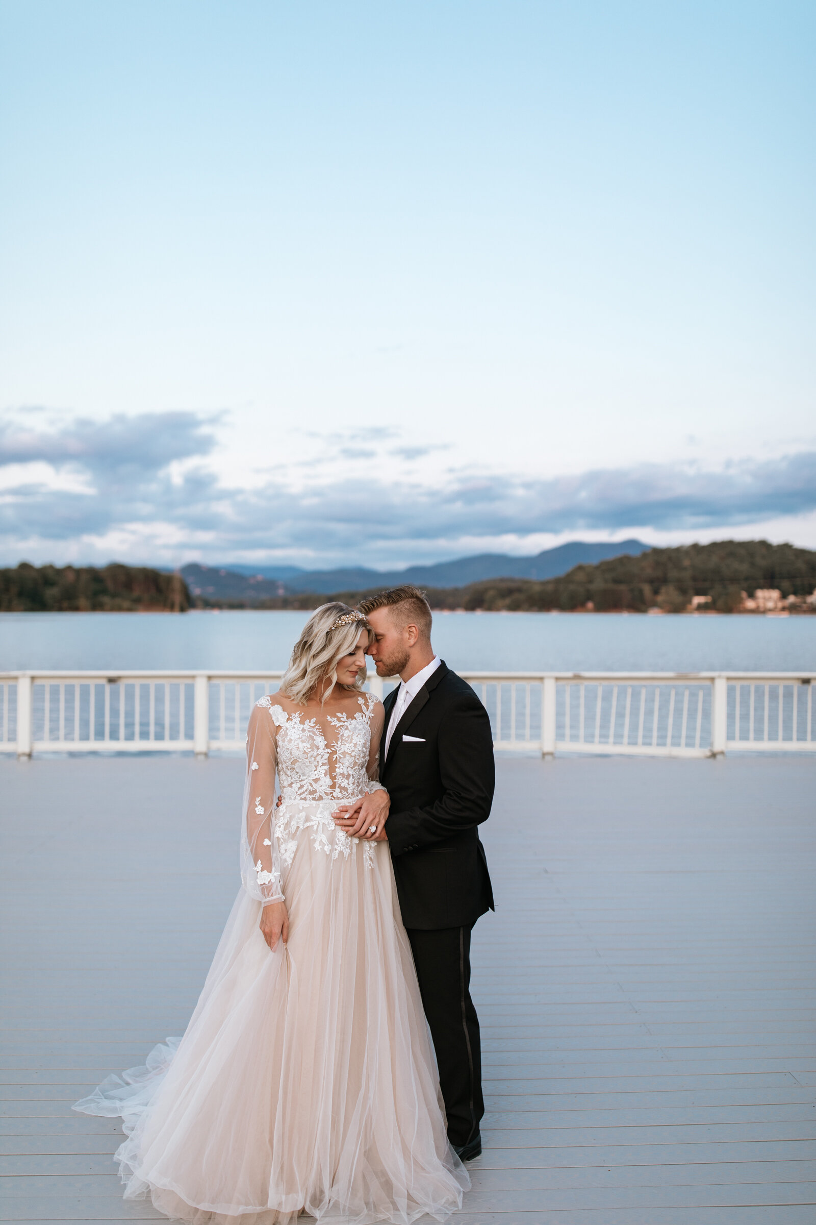 asheville-elopement-photographer-lake-chatuge-wedding-elope-in-blue-ridge-mountains-118.jpg