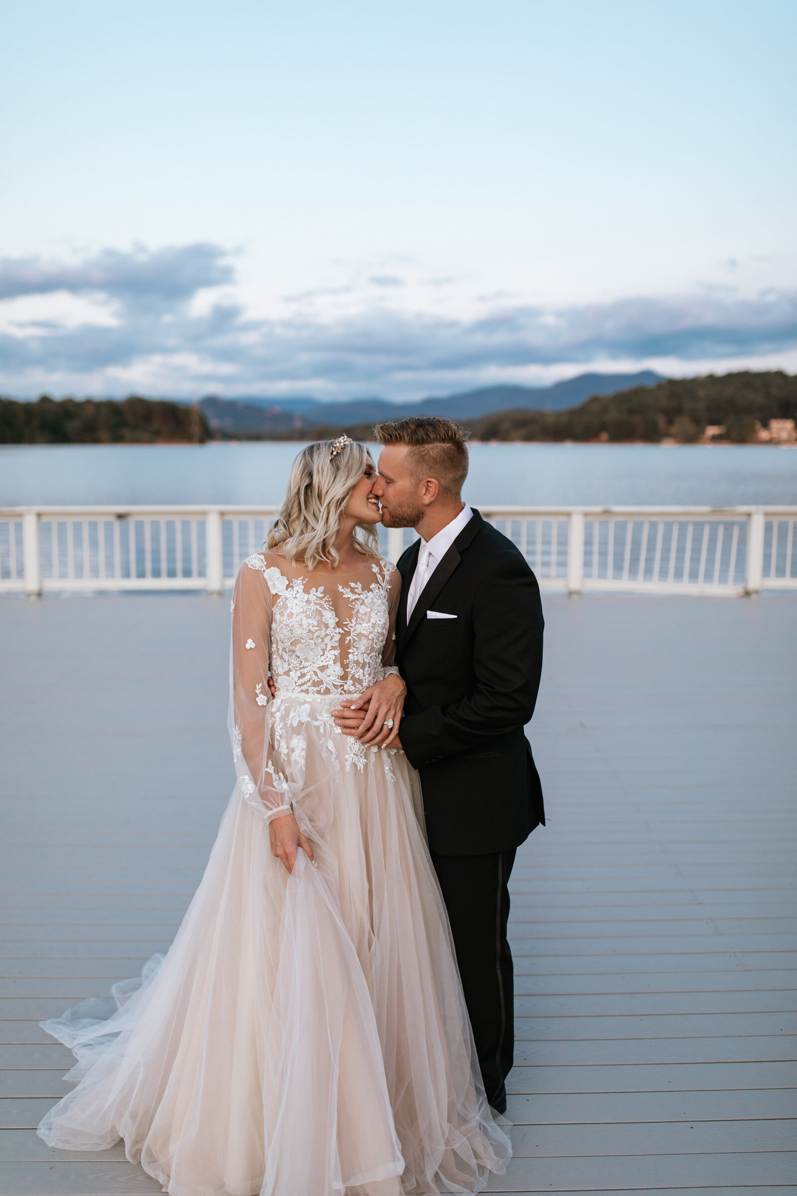 asheville-elopement-photographer-lake-chatuge-wedding-elope-in-blue-ridge-mountains-123.jpg