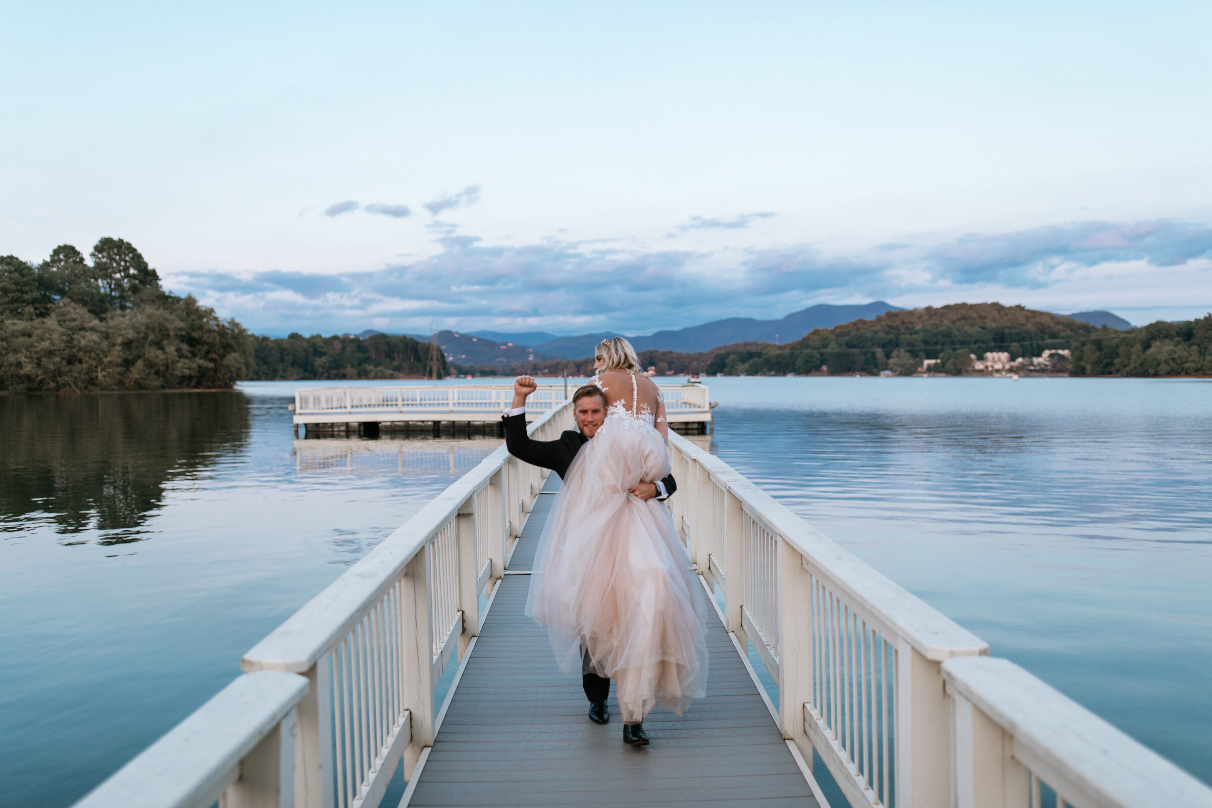 asheville-elopement-photographer-lake-chatuge-wedding-elope-in-blue-ridge-mountains-134.jpg