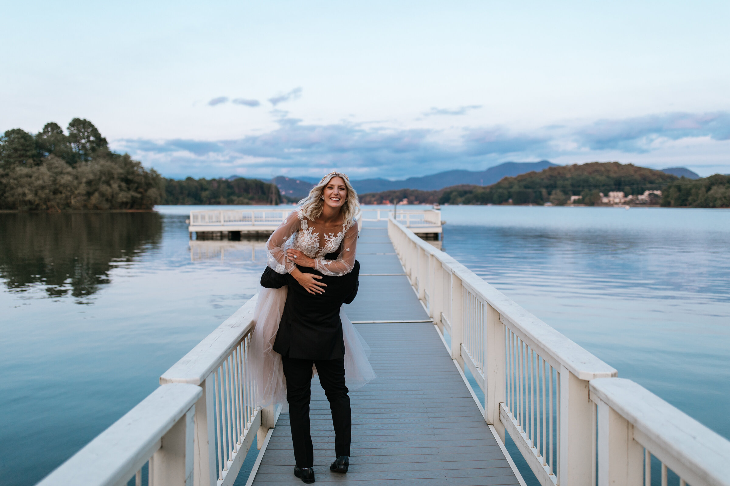 asheville-elopement-photographer-lake-chatuge-wedding-elope-in-blue-ridge-mountains-135.jpg