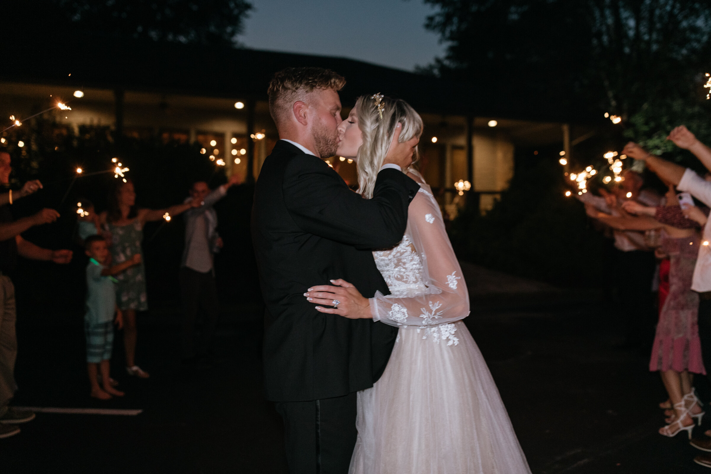 asheville-elopement-photographer-lake-chatuge-wedding-elope-in-blue-ridge-mountains-138.jpg