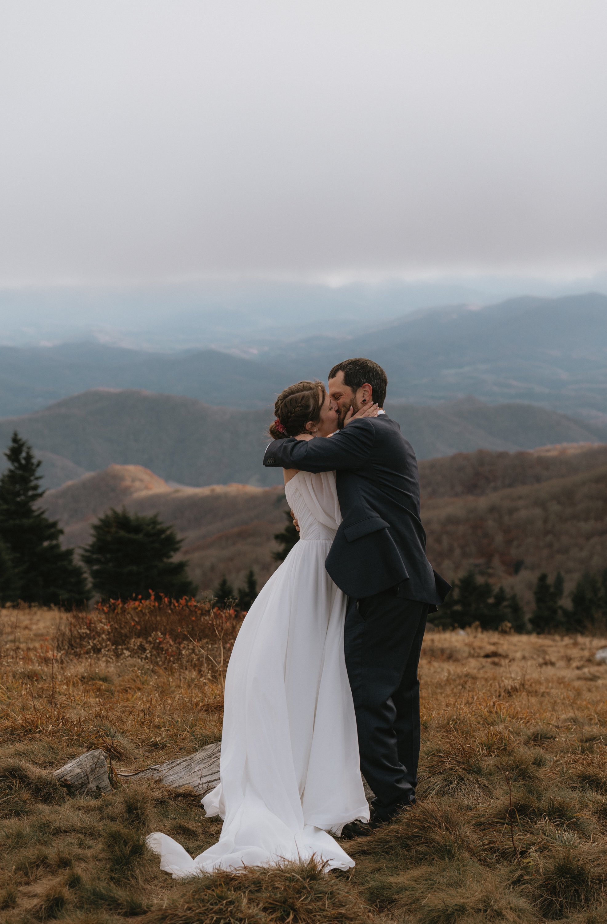 carvers-gap-roan-mountain-elopement-asheville-elopement-photographer-206.jpg