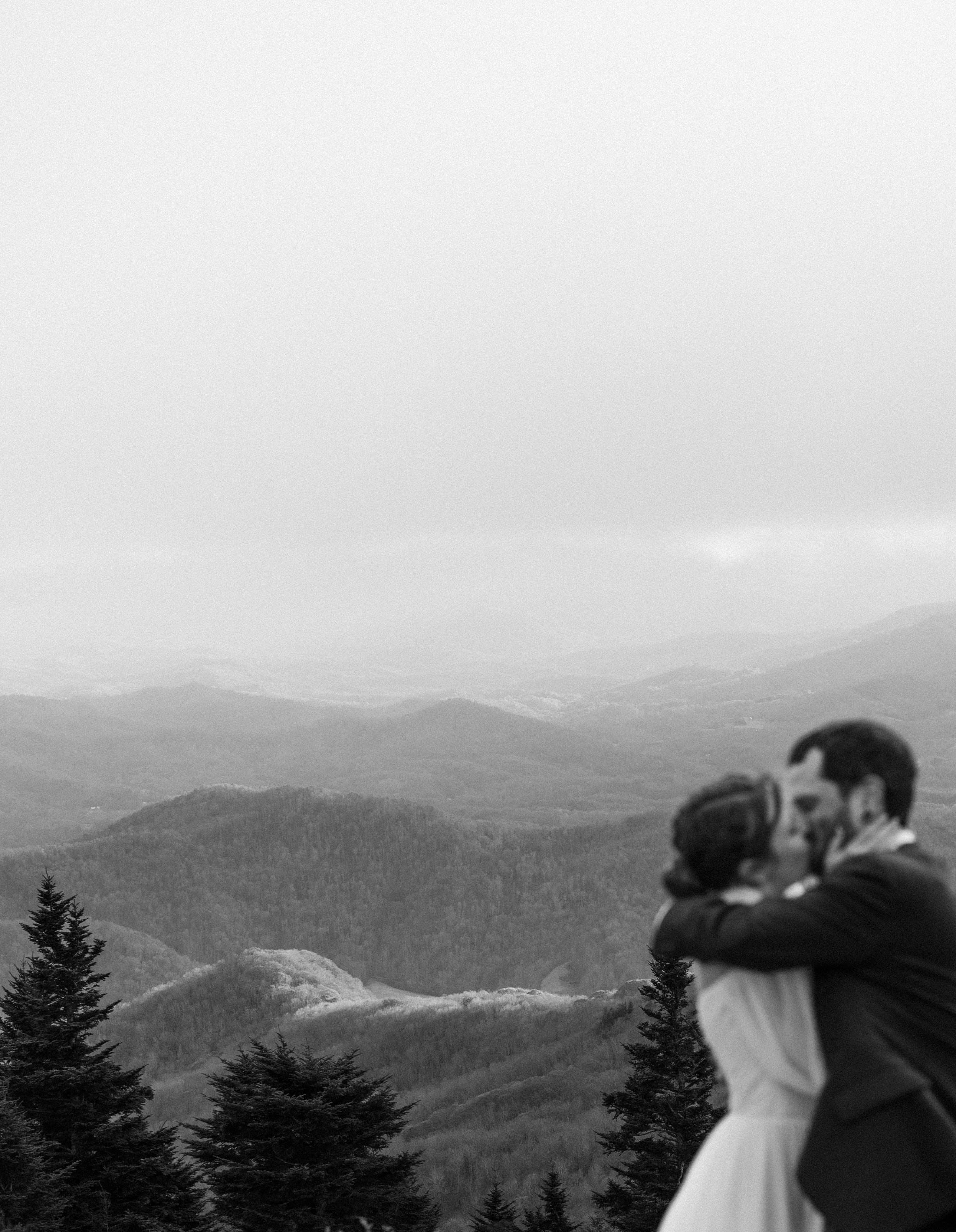 carvers-gap-roan-mountain-elopement-asheville-elopement-photographer-207.jpg