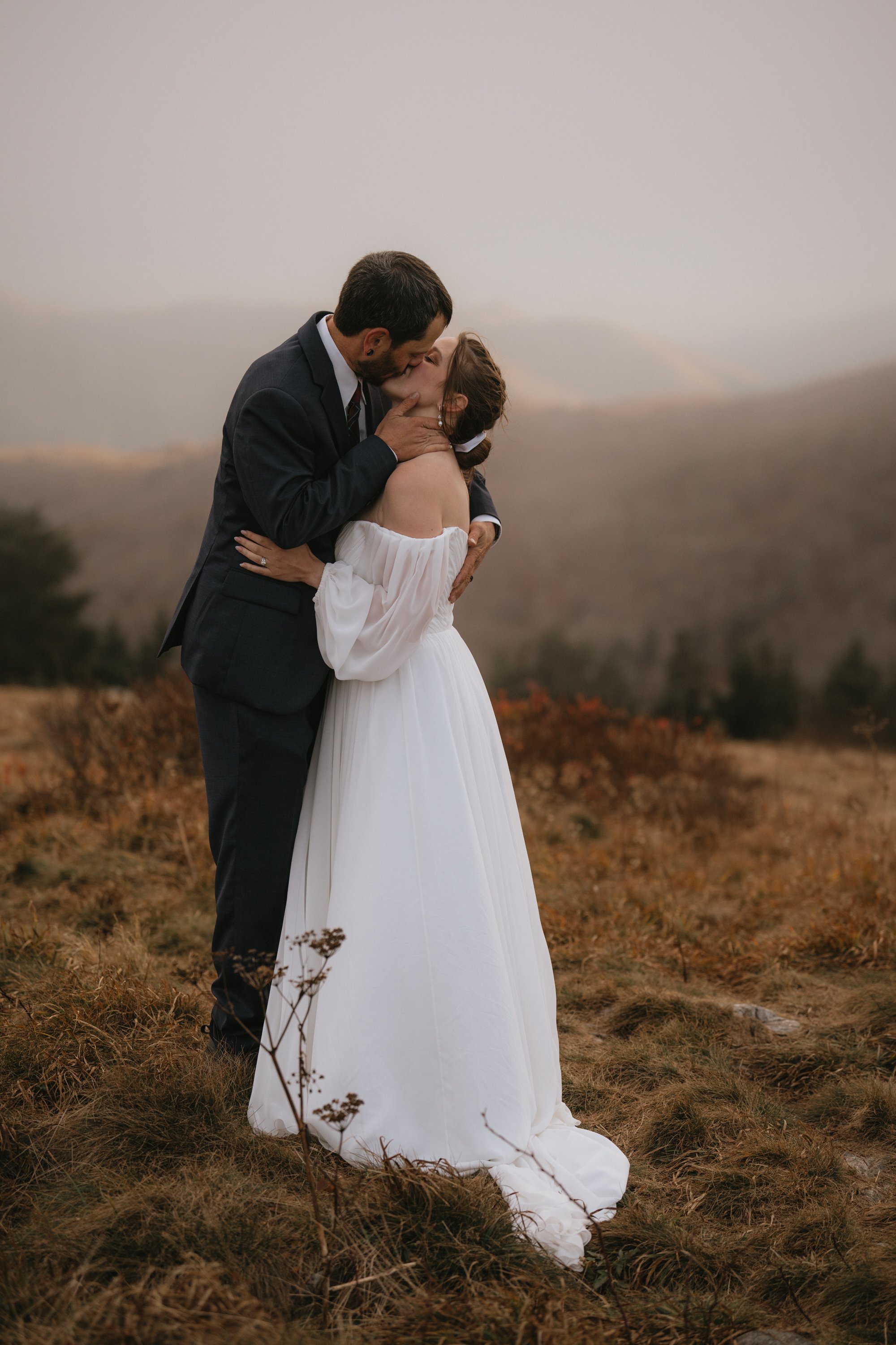 carvers-gap-roan-mountain-elopement-asheville-elopement-photographer-357.jpg