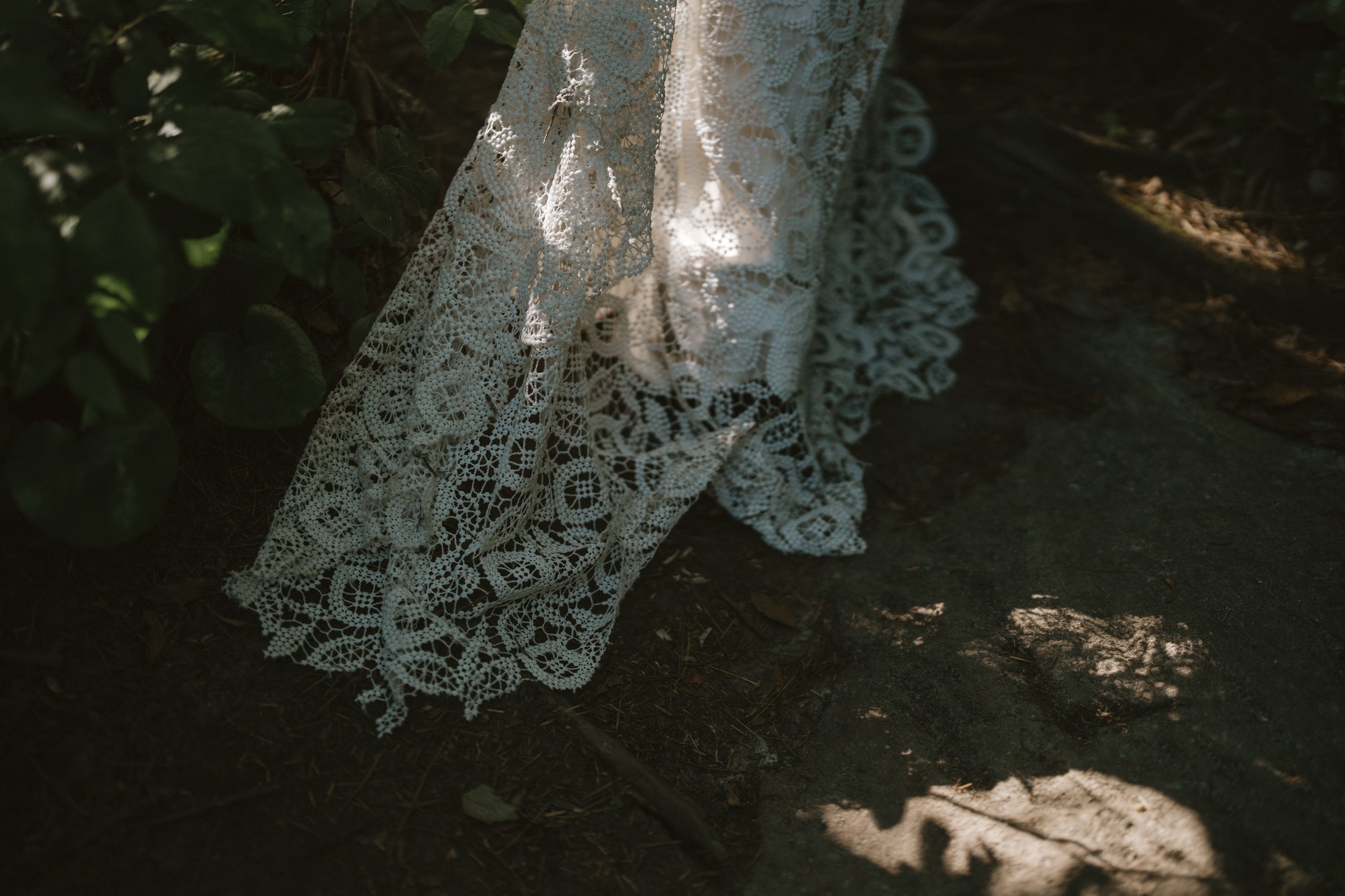 hawksbill-mountain-trail-elopement-asheville-elopement-photographer-145.jpg