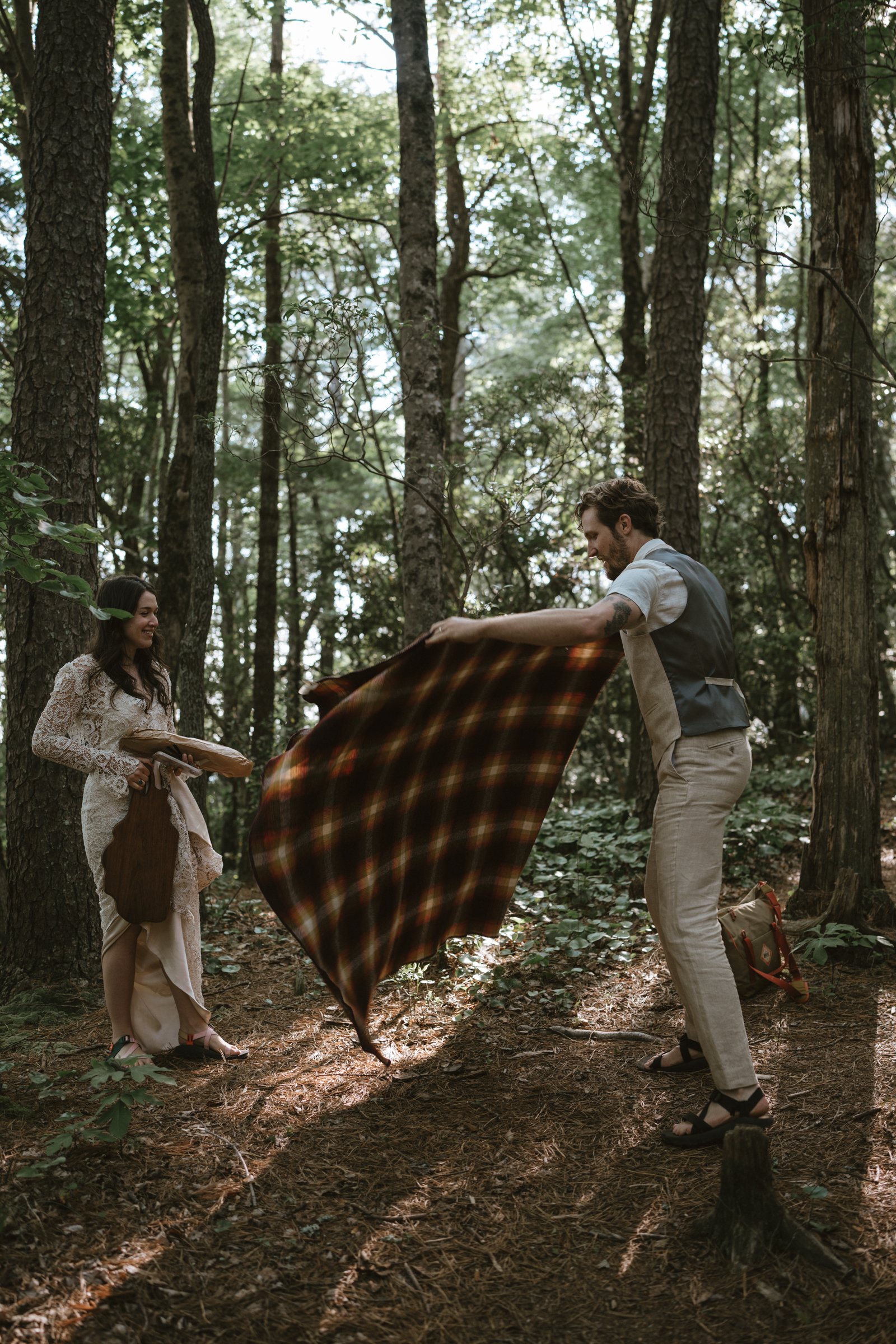 hawksbill-mountain-trail-elopement-asheville-elopement-photographer-149.jpg