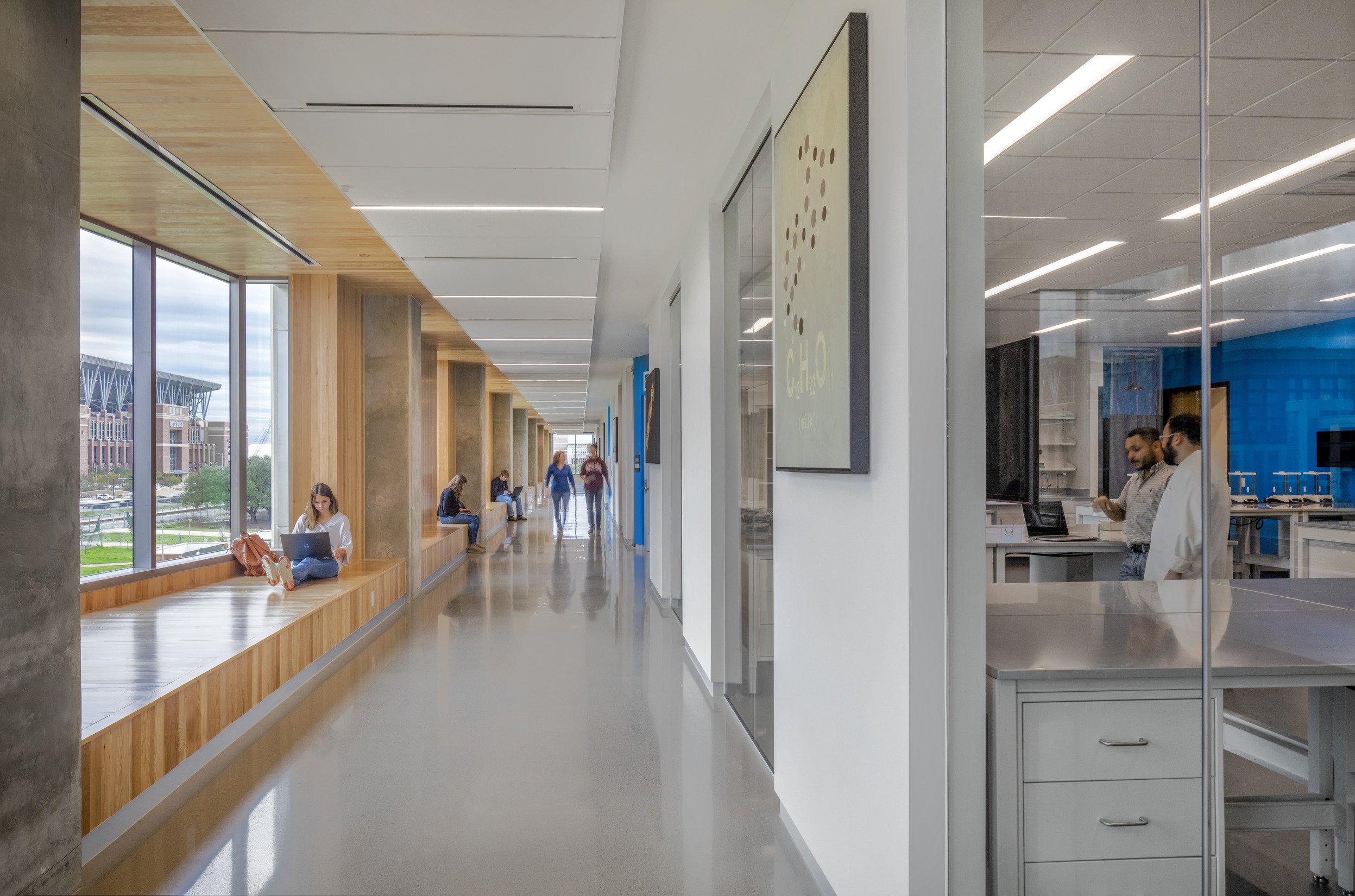 Lab Flexibility and Scalability: A Holistic Approach to Future-Ready Research Environments