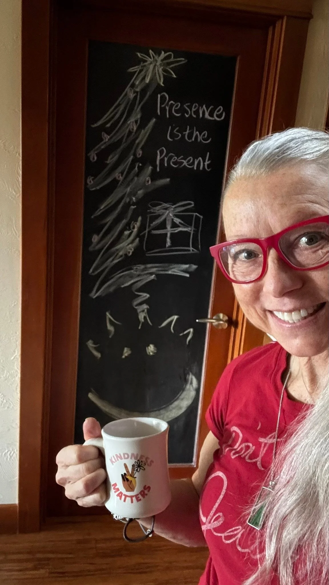 The ☕️Coffee with Portia series 2025:

Presence is the present 🎁❤️&hellip;

🫶🧚&zwj;♂️🌻🫶
💜❤️🧡💚💙

#pilatesillustrated #grateful #livelovelife #movementheals #keepmoving
#coffeewithportia