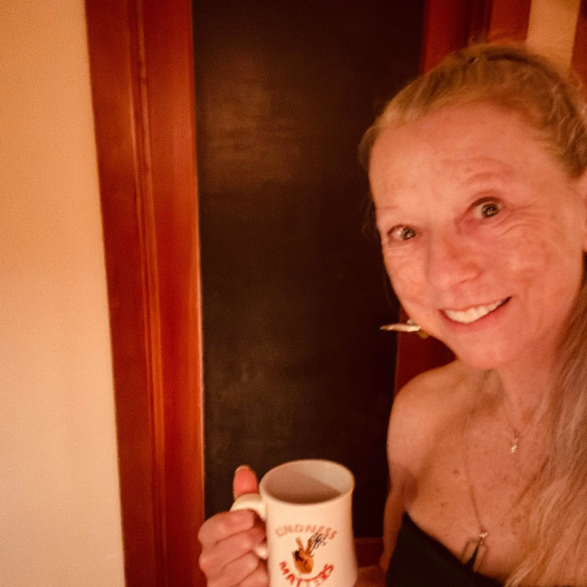 The ☕️Coffee with Portia series 2026:

We begin each year, month, week, day, moment with a blank slate&hellip;

Here&rsquo;s to the pause and that moment to breathe and then&hellip;

🫶🧚&zwj;♂️🫶🌻🫶
💜❤️🧡💚💙

#pilatesillustrated #grateful #livelo