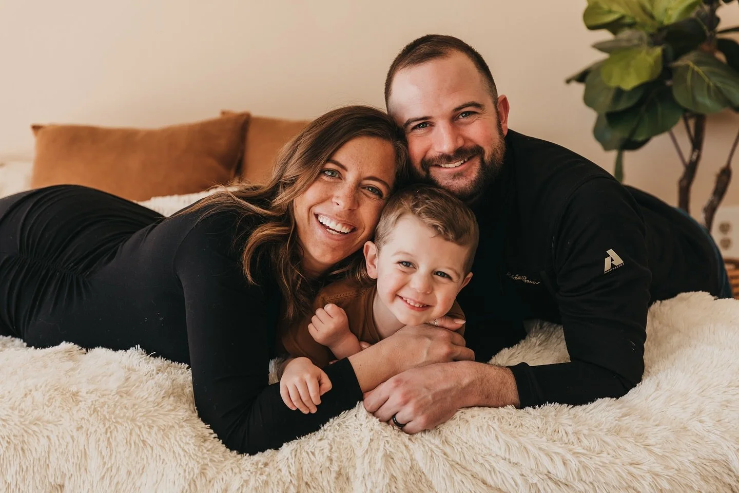 soaking up the last few weeks as a family of three

Grand Rapids photographer, west Michigan photographer, family photographer