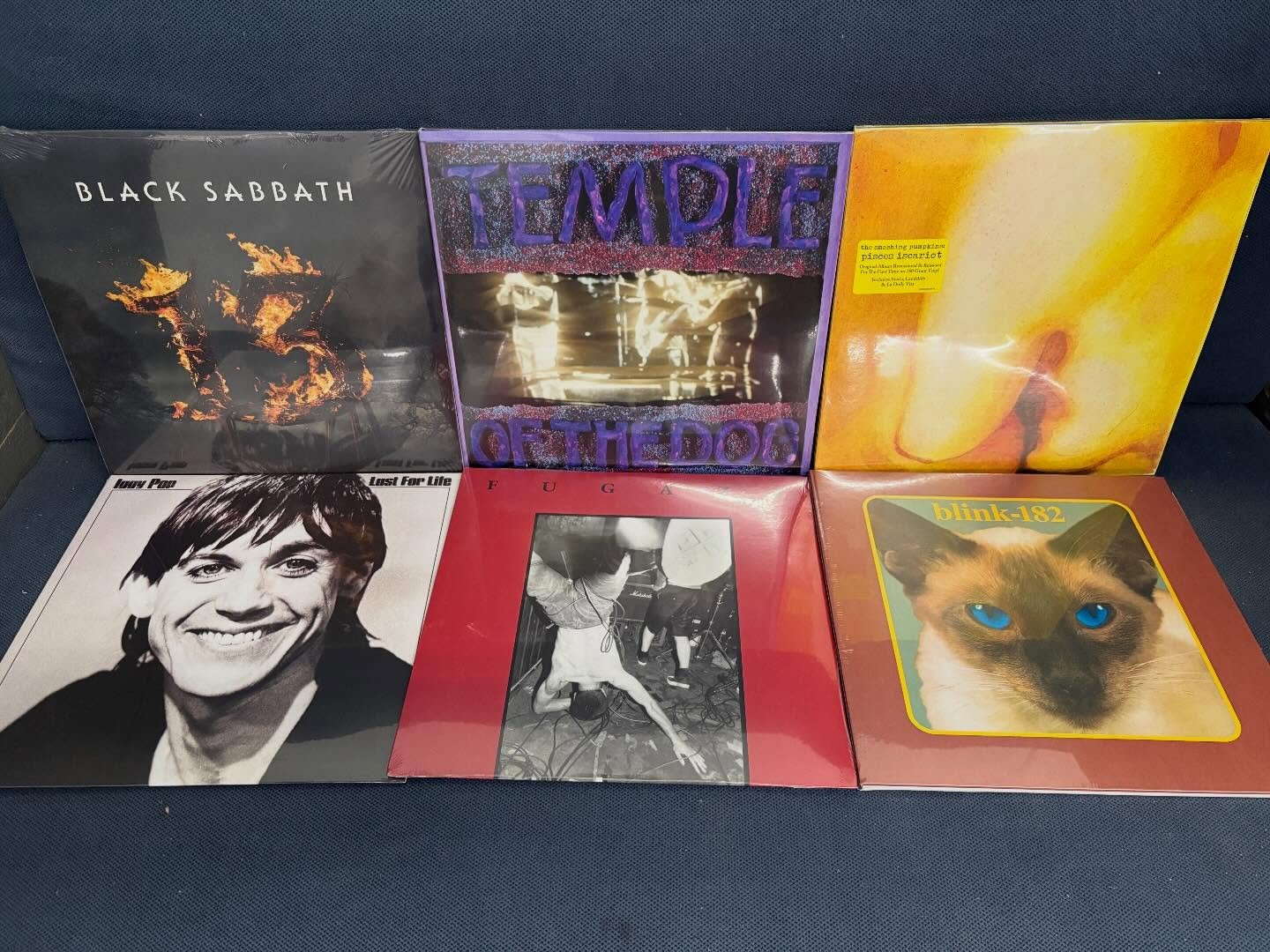 New In Wednesday 3/25
#templeofthedog #blacksabbath #smashingpumpkins fugazi and more. Here til sold. #vinylcommunity #vinylrecords
