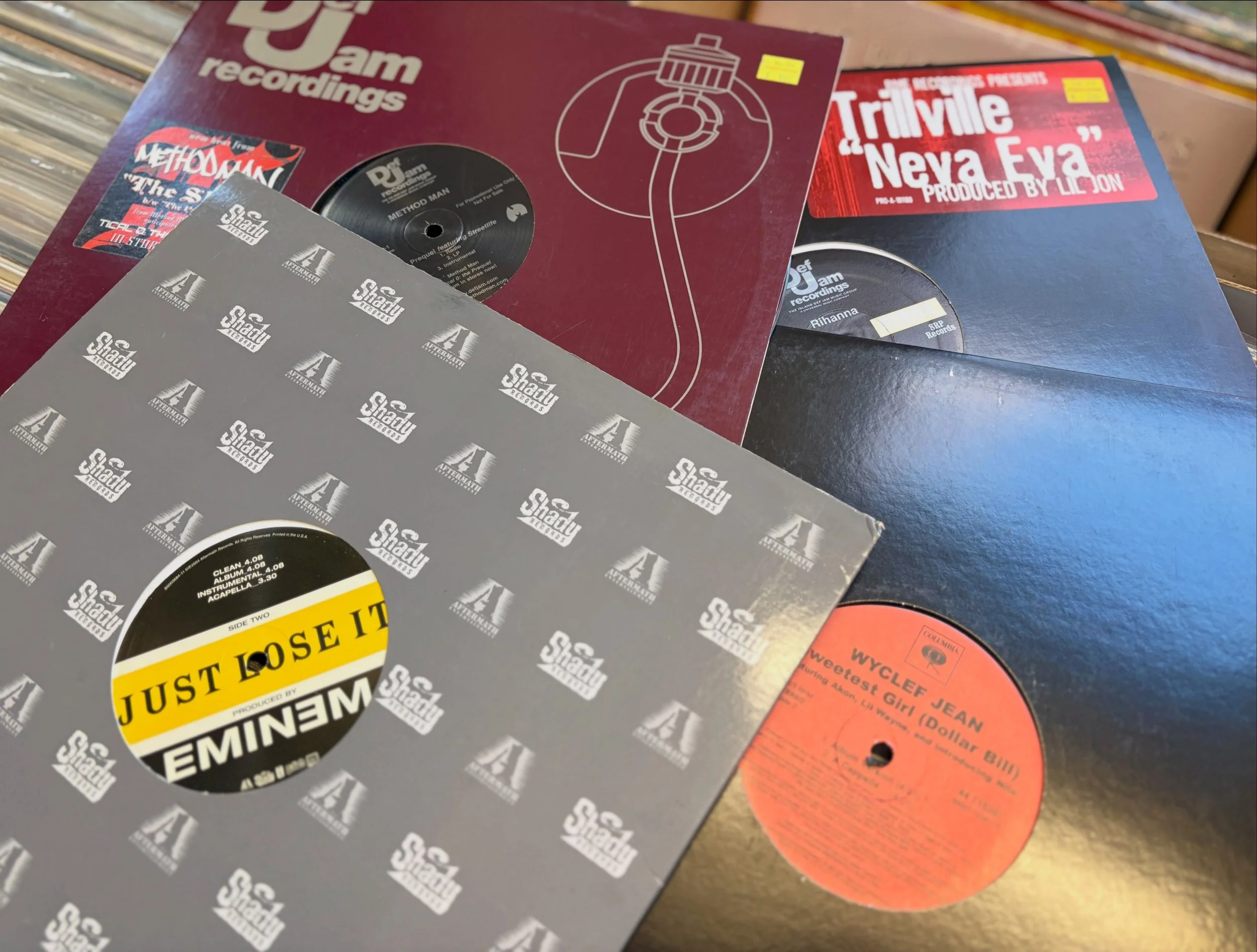 Bunch of Rap/Hip Hop and 12&rdquo; DJ Stuff in . Take the pile. #eminem #lilwayne #dmx #rihanna