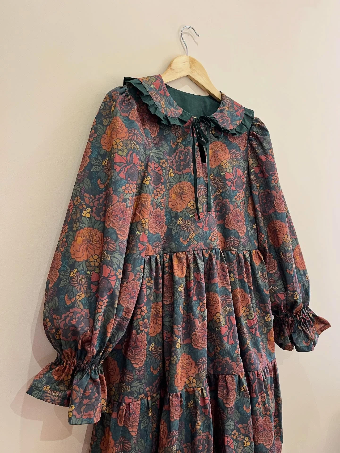 Spent the morning cutting out the first batch of Betsy and Johanna dresses, so lovely to have this beautiful fabric on the cutting table. 

The dreamy autumnal colours and bold floral print are even better in real life, I don&rsquo;t think this roll 