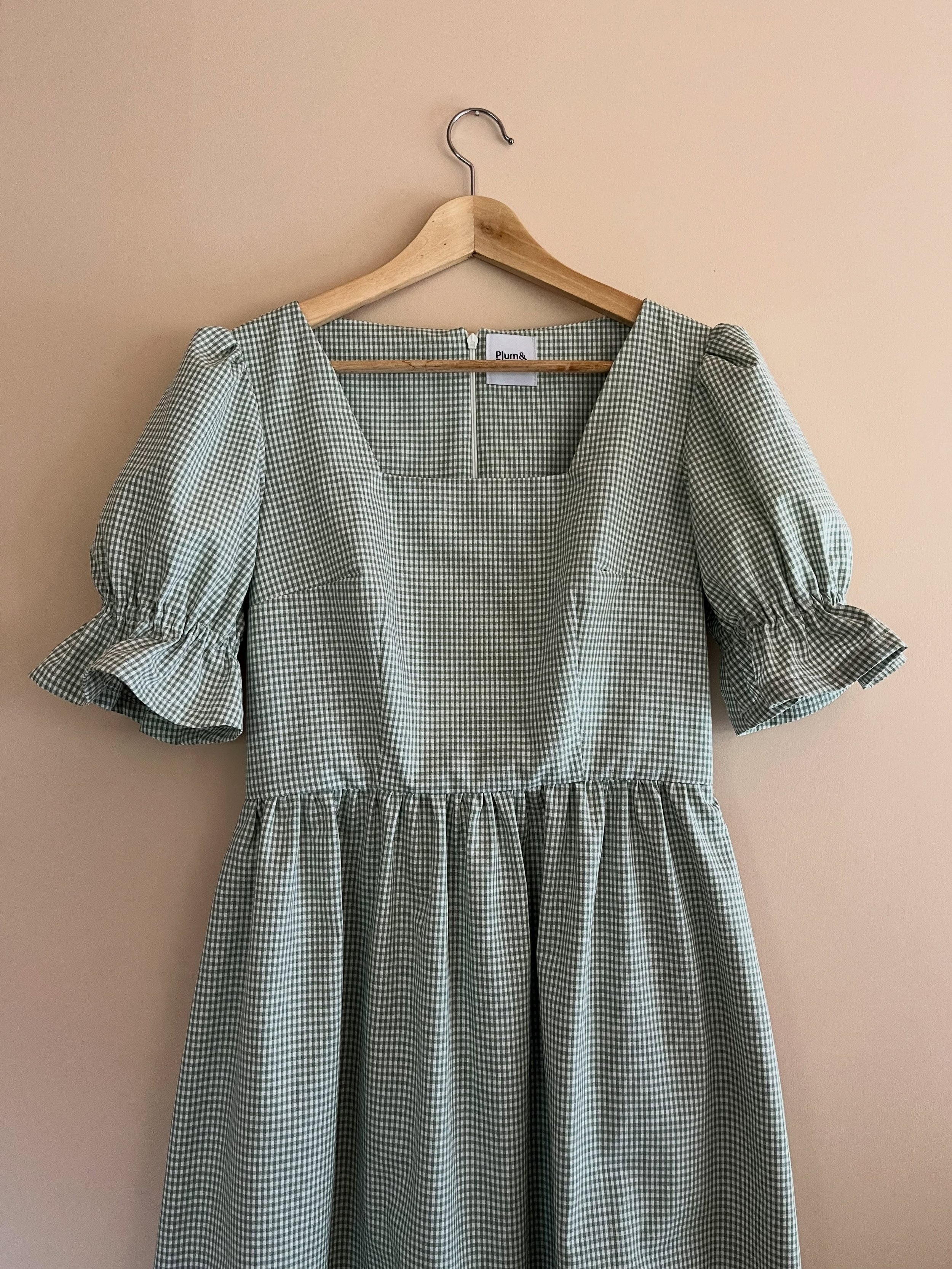 Lots of beautiful floral prints and gingham checks on the cutting table, so lovely to bring your summer dresses to life, can&rsquo;t wait for you to receive them 🌸

#ginghamdress #sewingroom #slowfashionbrand #summeroutfitsideas #libertybetsy