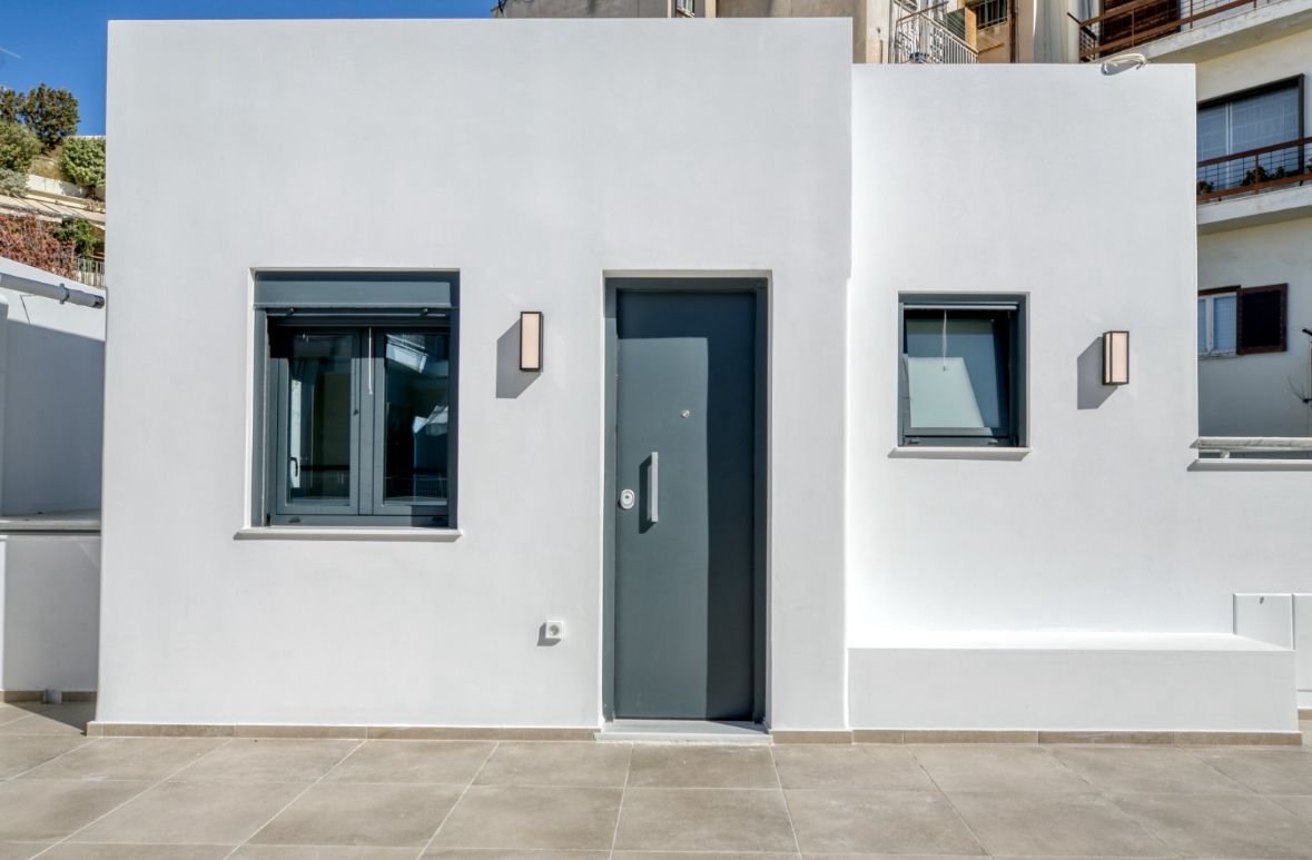 Situated between Mount Lycabettus and the cultural life of Neapoli, SeaPort connects contemporary curatorial practice with the layered histories of Athens.