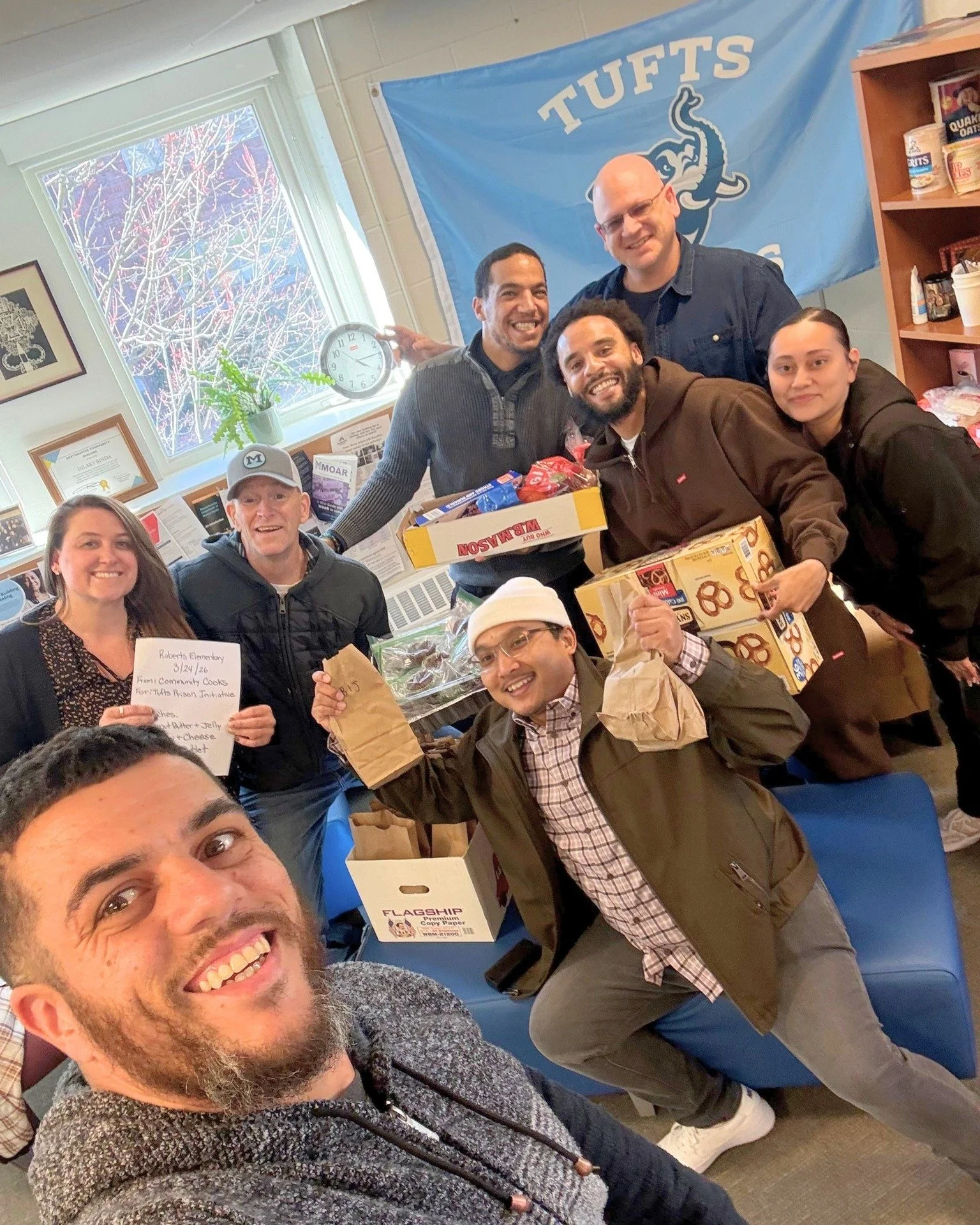 During a meal delivery to the Tufts University Prison Initiative (TUPIT) at the end of March, CC Cooks and TUPIT staff &amp; students snapped these sweet photos! A perfect visual of neighbors serving neighbors 🧡. TUPIT's Education &amp; Reentry Dire