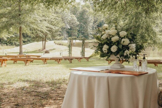 .
.
.
.
.
#weddingbarn #countryweddings #weddingvenuehunting #farmweddings #farmwedding #backyardwedding #alabamaweddingvenue #alabamaweddingvenues #alabamaeventvenue #alabamavenue #weddingdesigns #barnweddingvenue #barnweddings #outdoorweddingvenue 