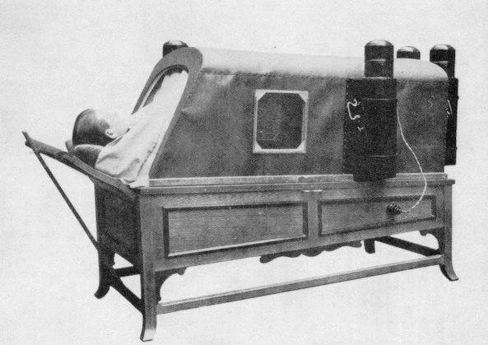  Electric Bath as used on The Titanic (1912). 